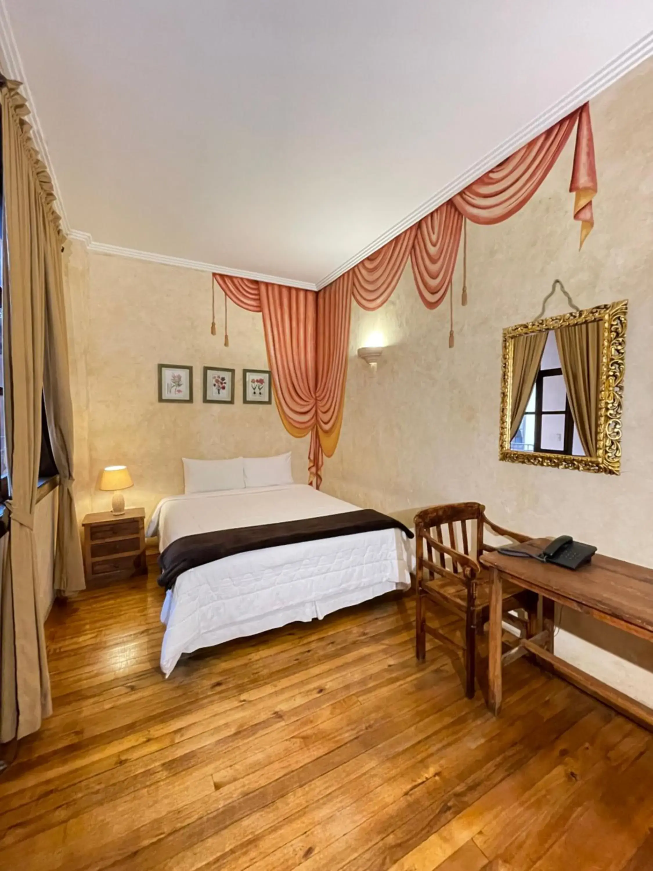 Standard Queen Room in NASS Casa del Aguila Standard Queen Room in NASS Casa del Aguila