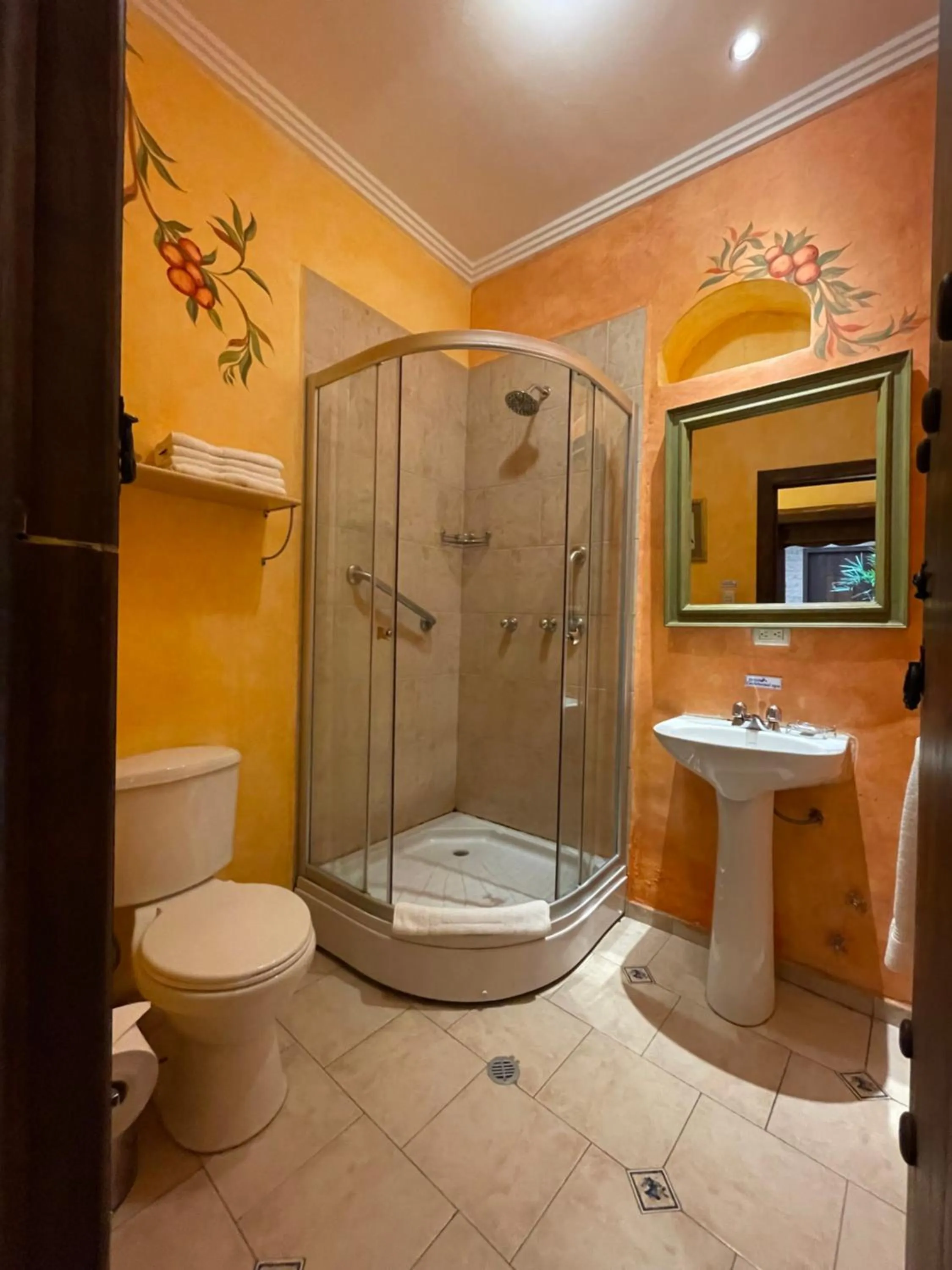 Shower in NASS Casa del Aguila