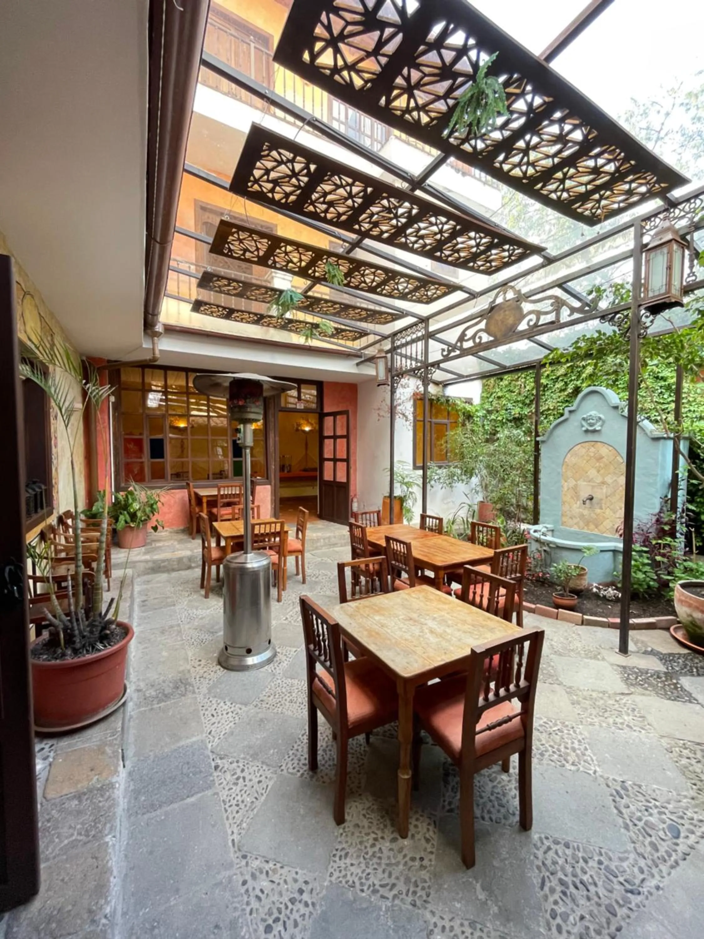 Restaurant/places to eat in NASS Casa del Aguila