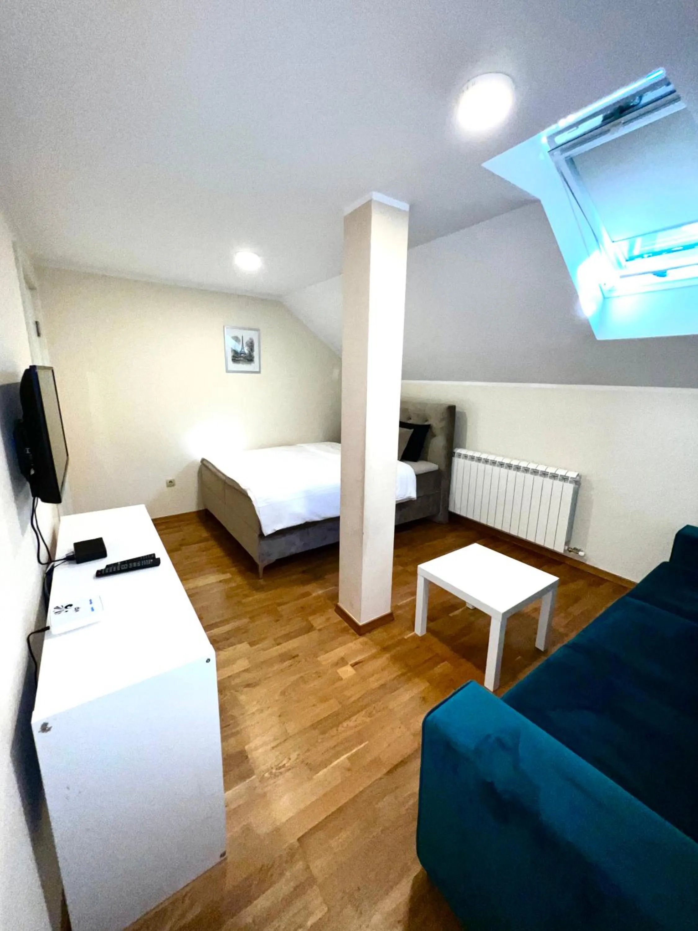 Bedroom, Bed in Central Park Residence