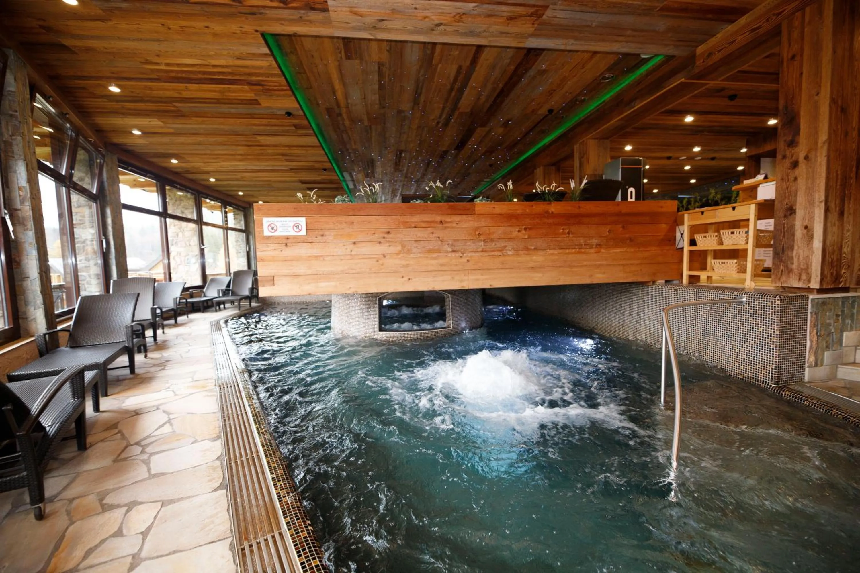 Swimming pool in Hotel Praha