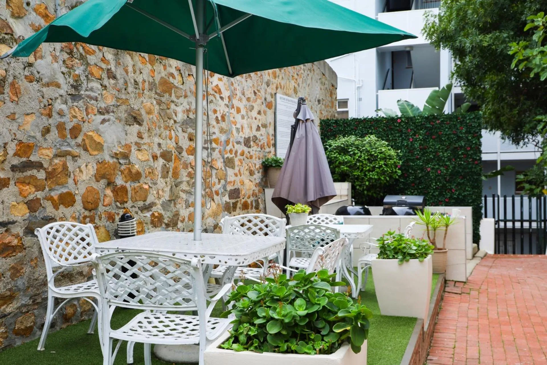 Restaurant/places to eat in First Group Hastings Hall