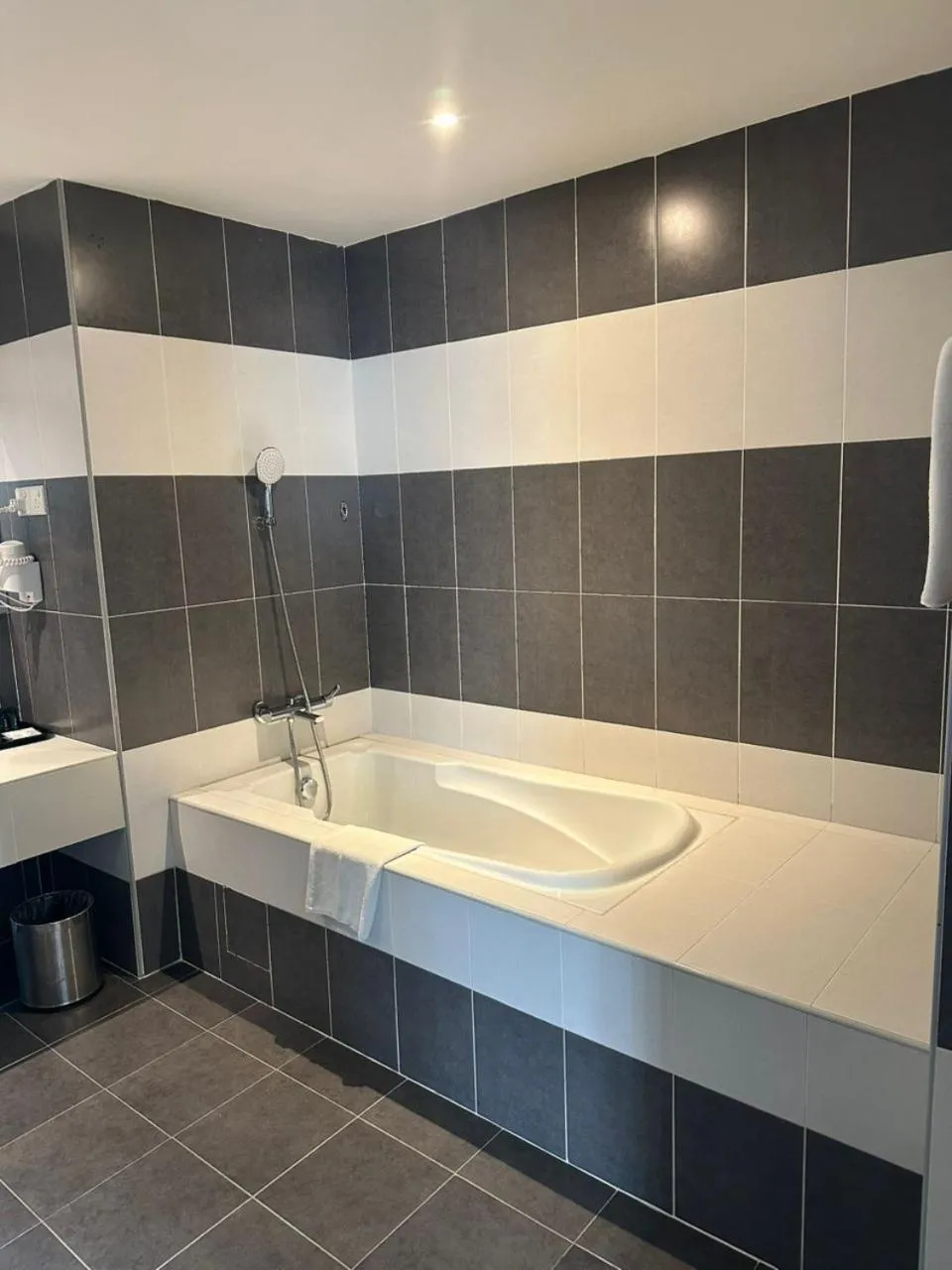 Bath in Alamis City Kuala Lumpur - Formerly EDC Hotel Kuala Lumpur