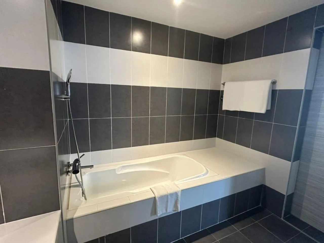 Bath in Alamis City Kuala Lumpur - Formerly EDC Hotel Kuala Lumpur