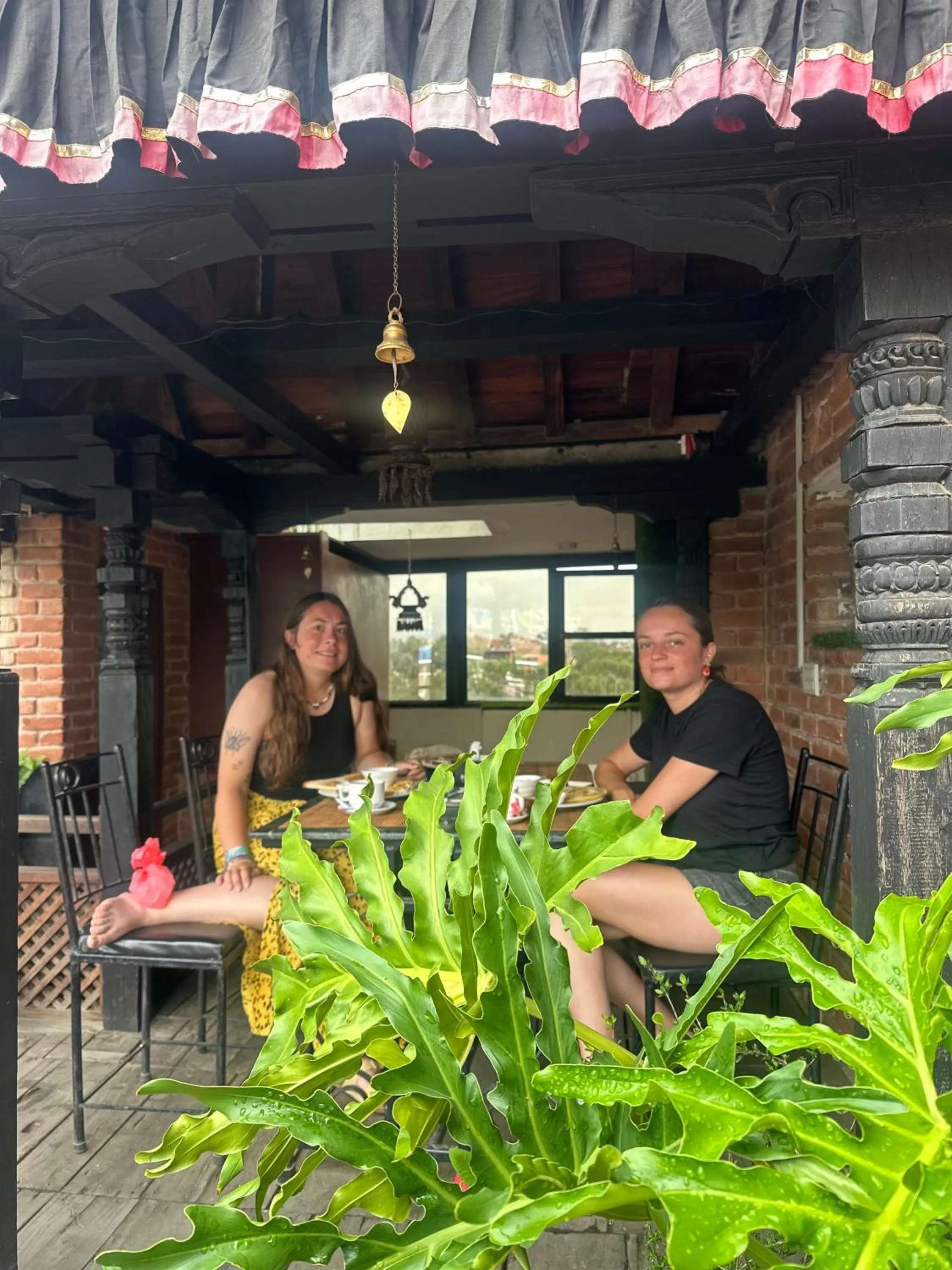 Restaurant/places to eat in Hotel vintage Home