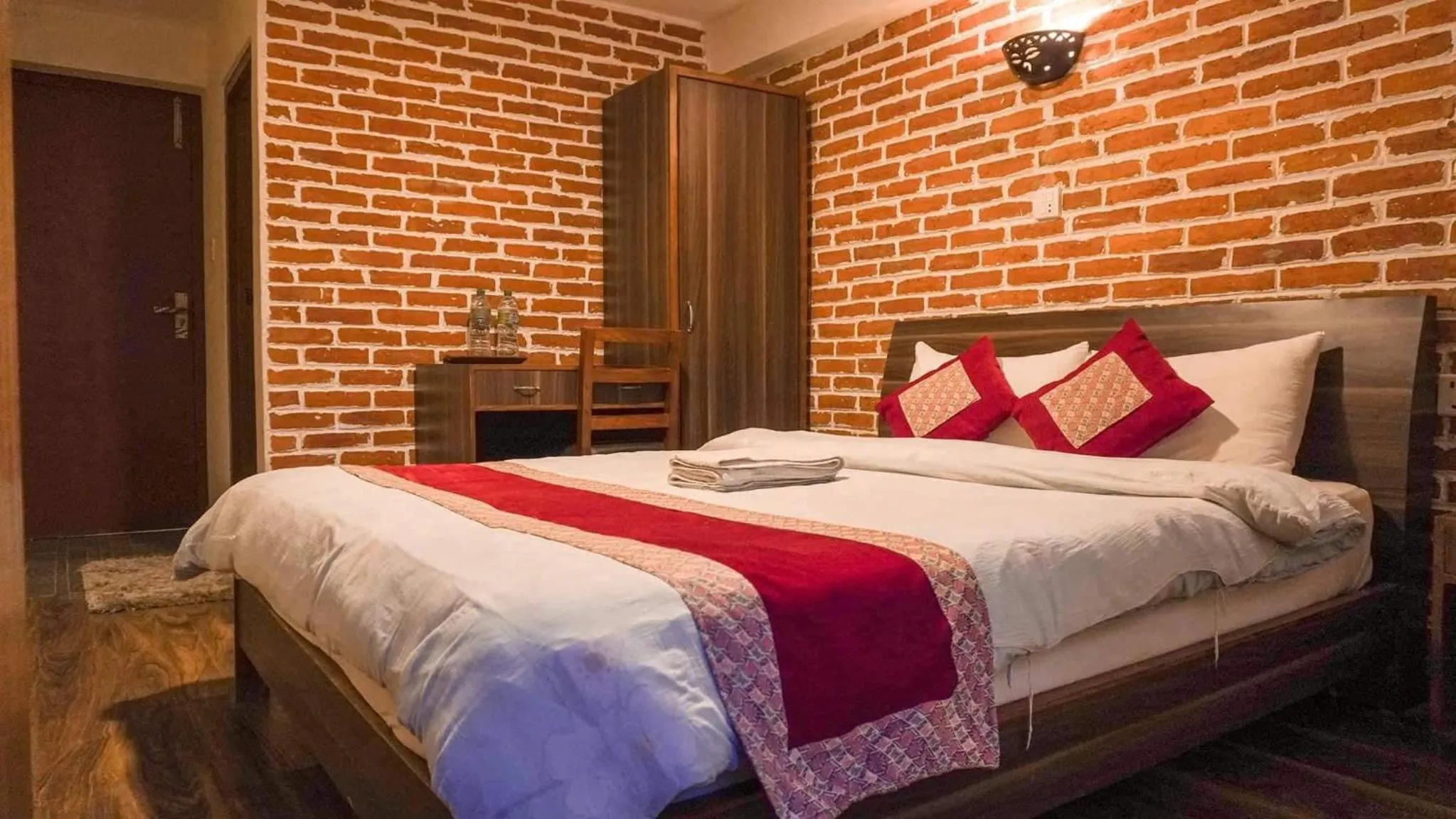 Photo of the whole room, Bed in Hotel vintage Home