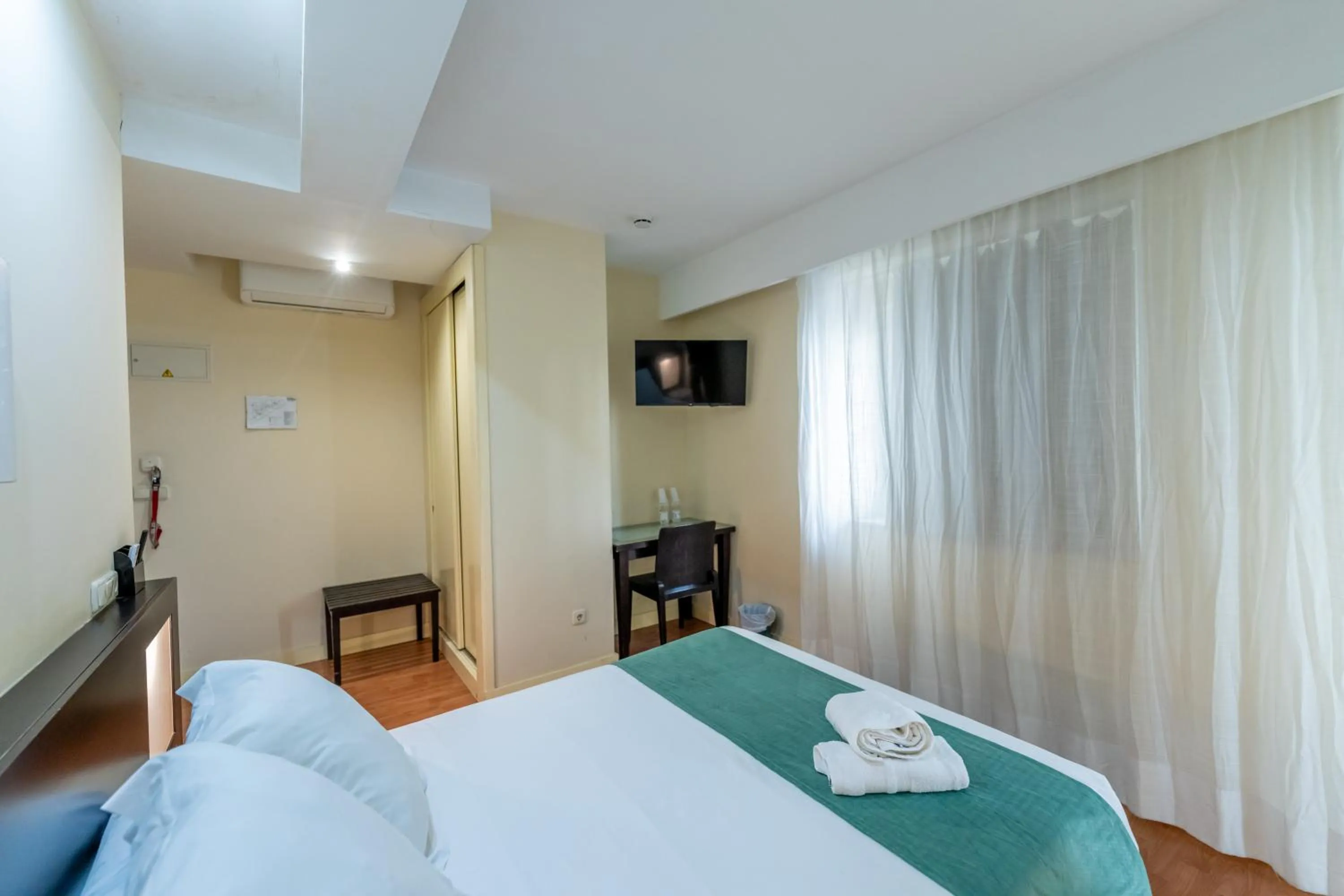 Bed in Hotel Monasterio Granada - Adults Only