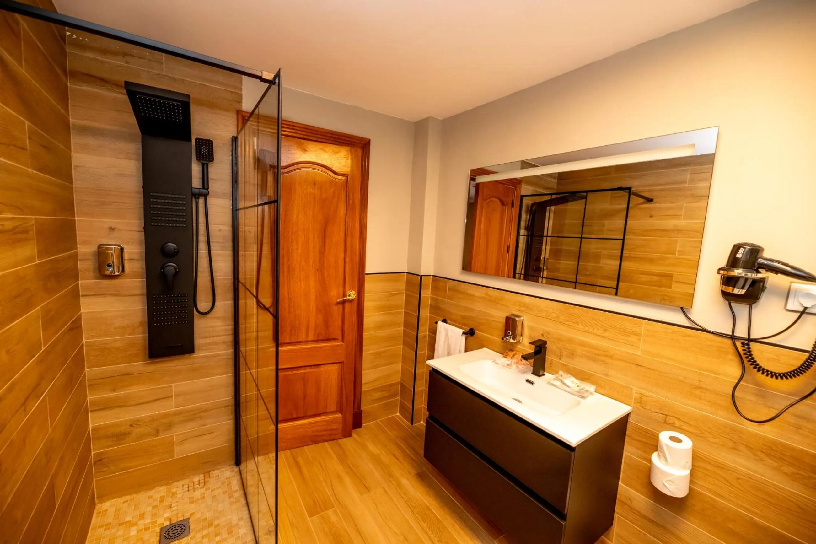 Bathroom in Hotel Monasterio Granada - Adults Only
