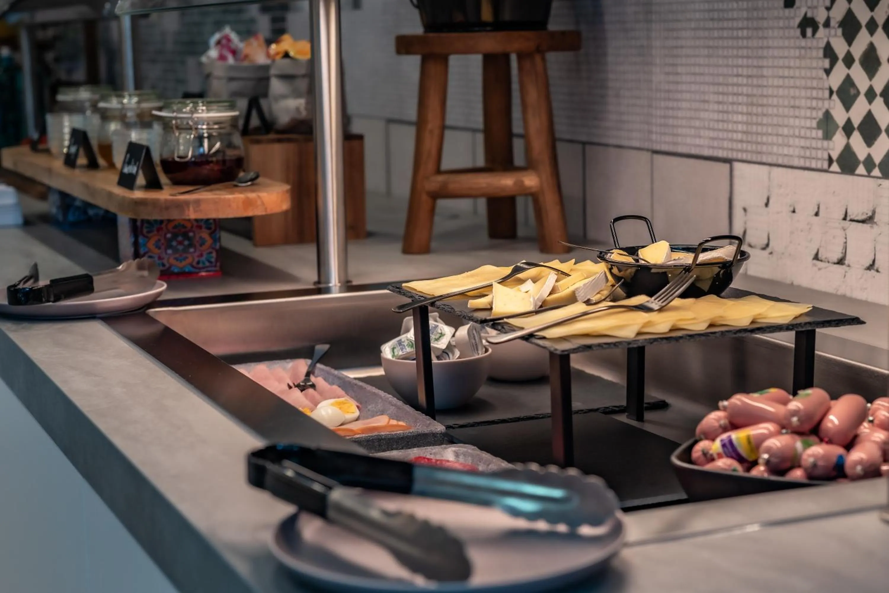 Breakfast in LOGINN Hotel Stuttgart Zuffenhausen