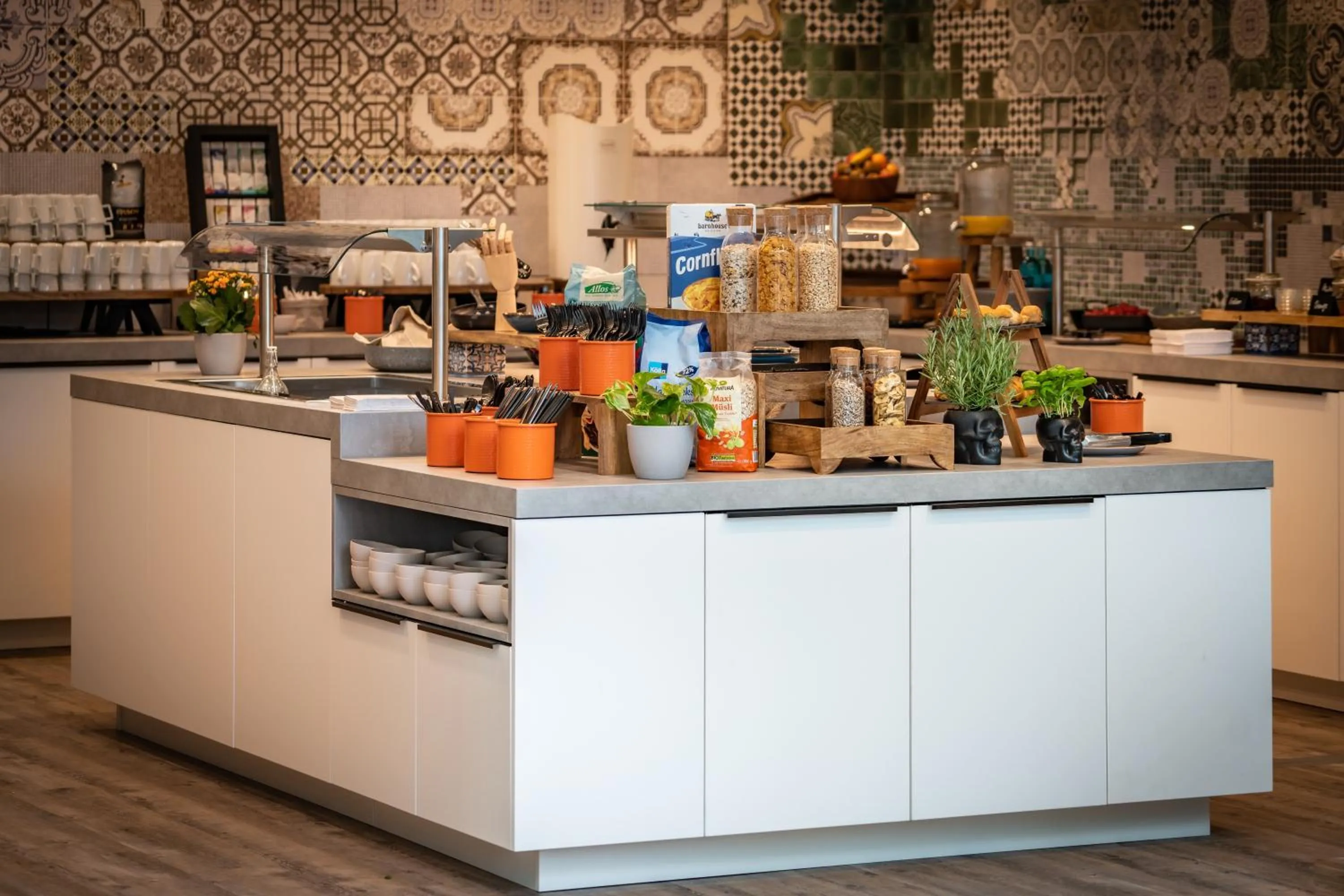 Food and drinks in LOGINN Hotel Stuttgart Zuffenhausen