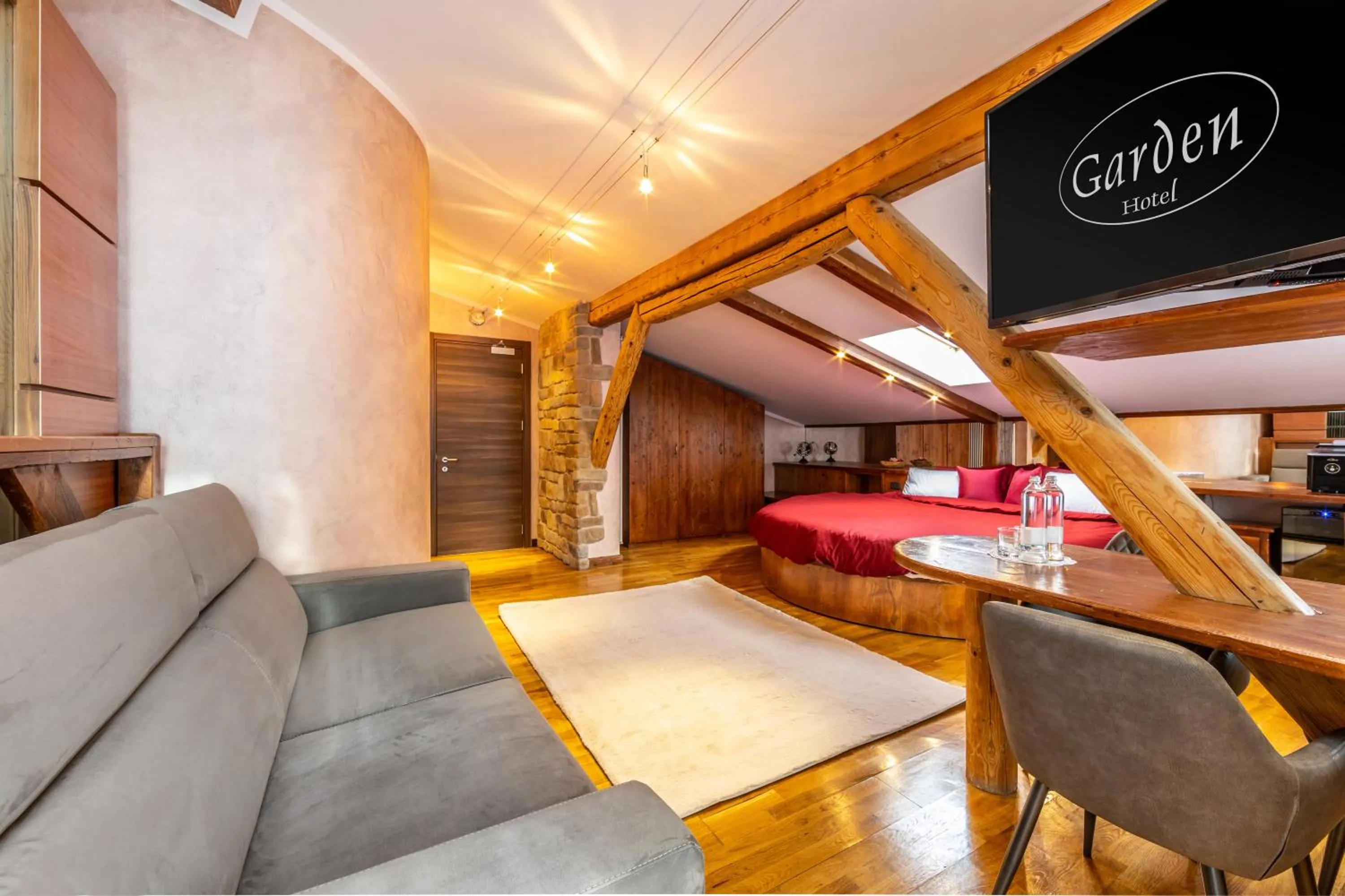 Bed in Garden Wellness Hotel S