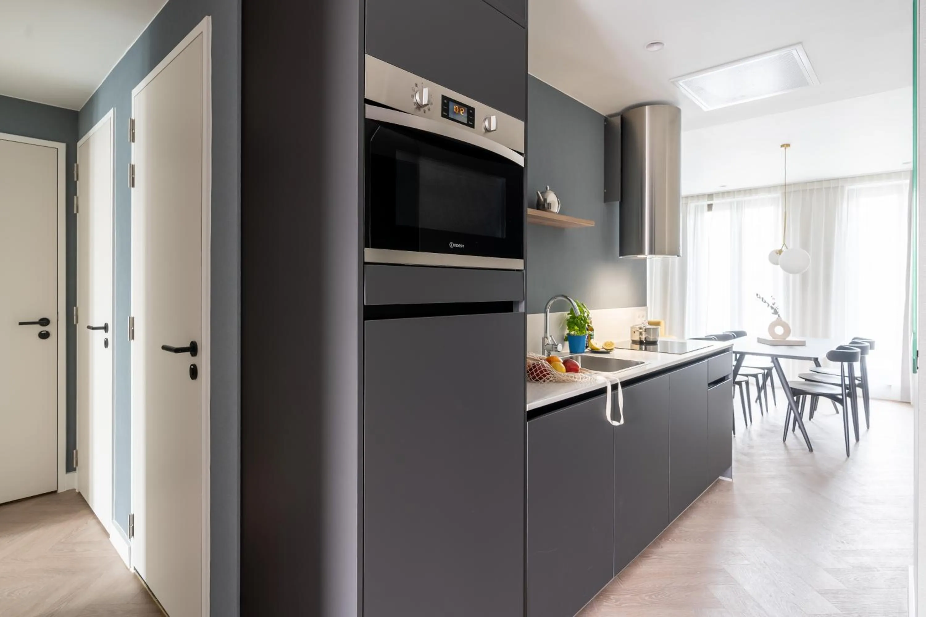 Kitchen or kitchenette in YAYS Antwerp Opera by Numa