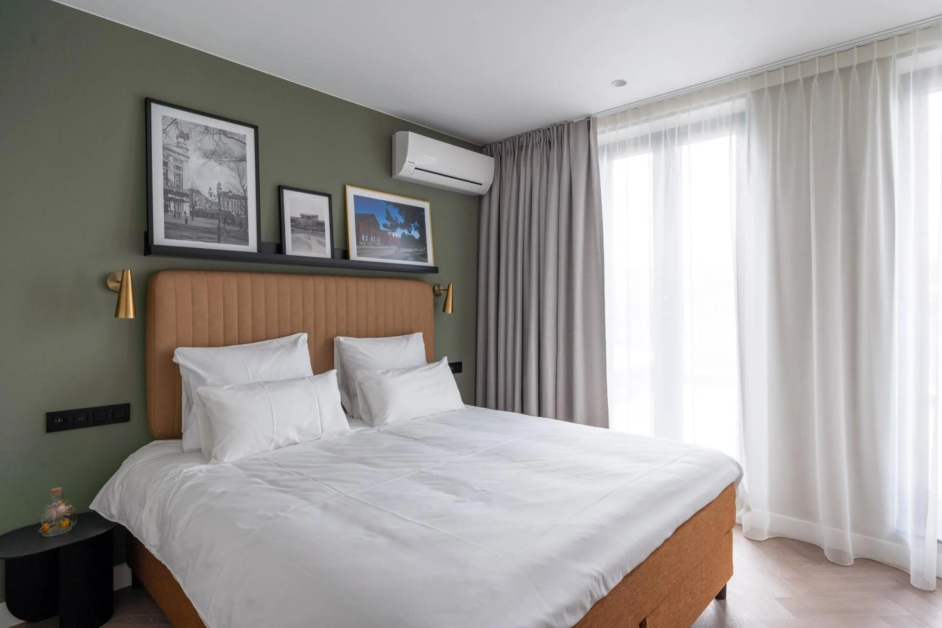 Bed in YAYS Antwerp Opera by Numa