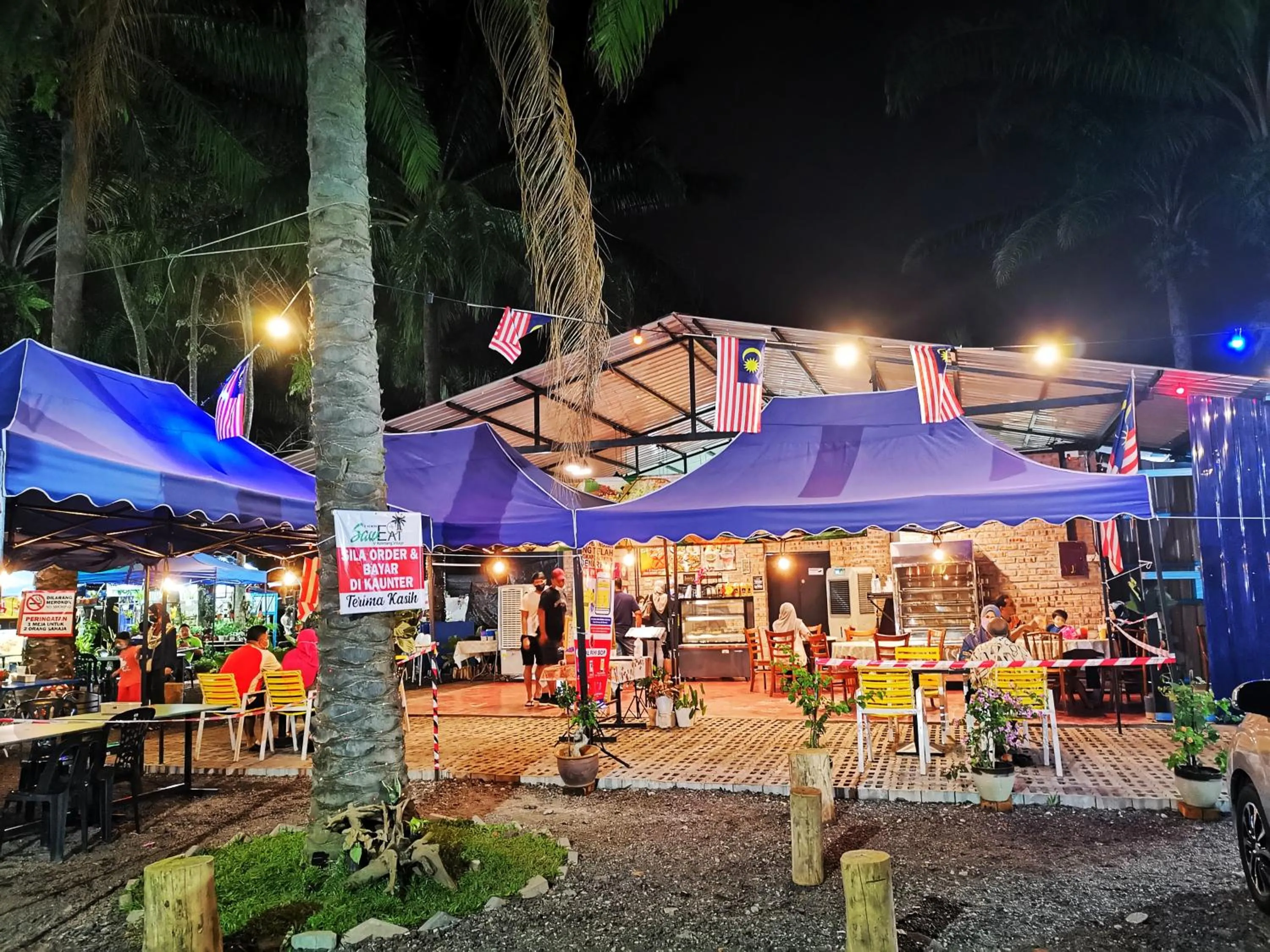 Restaurant/places to eat in Bell Suite @ Sepang KLIA Kota Warisan