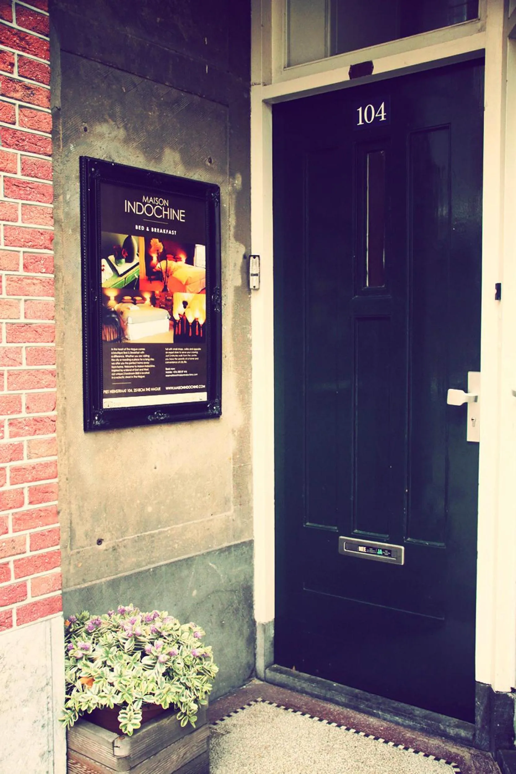 Facade/entrance in Maison Indochine