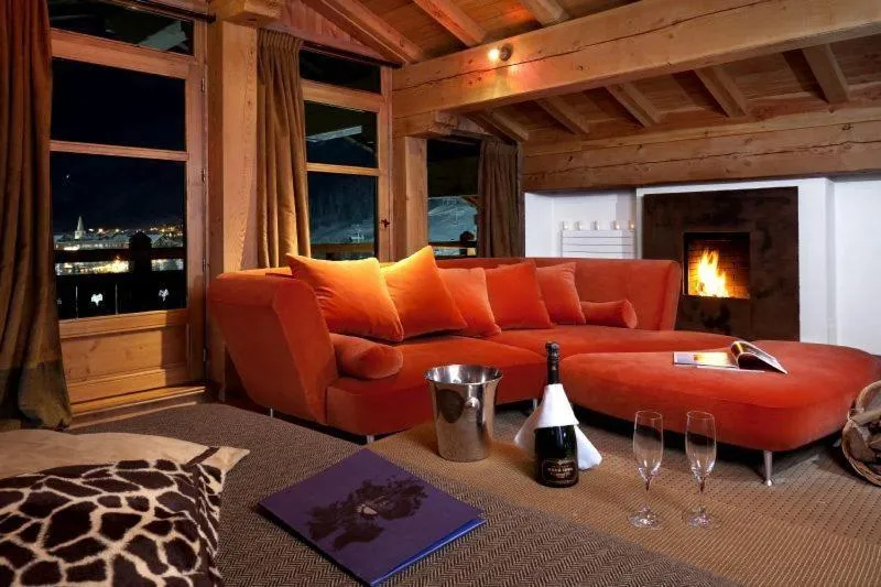 Living room in Hôtel Les Barmes De l'Ours