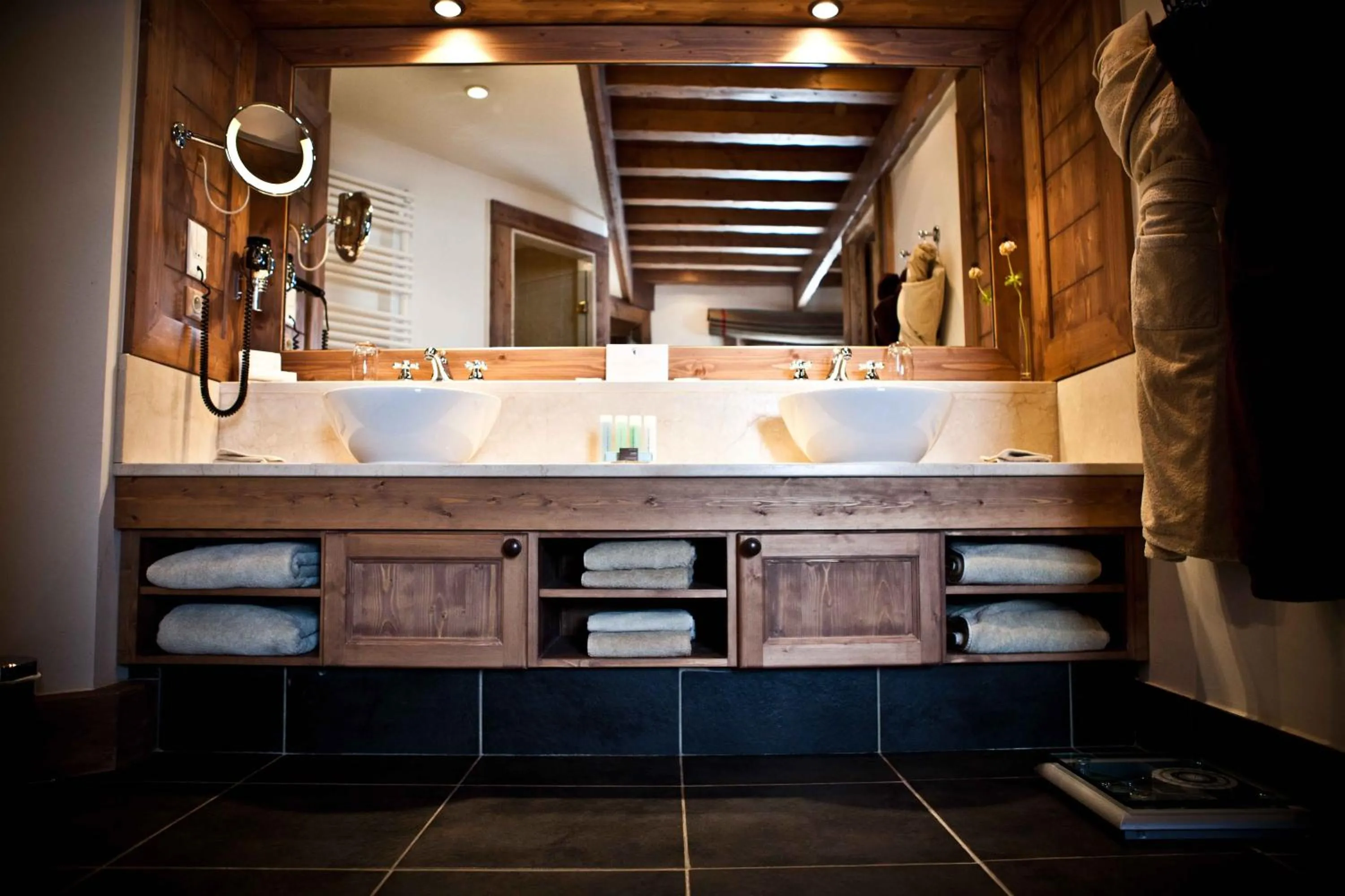 Bathroom in Hôtel Les Barmes De l'Ours