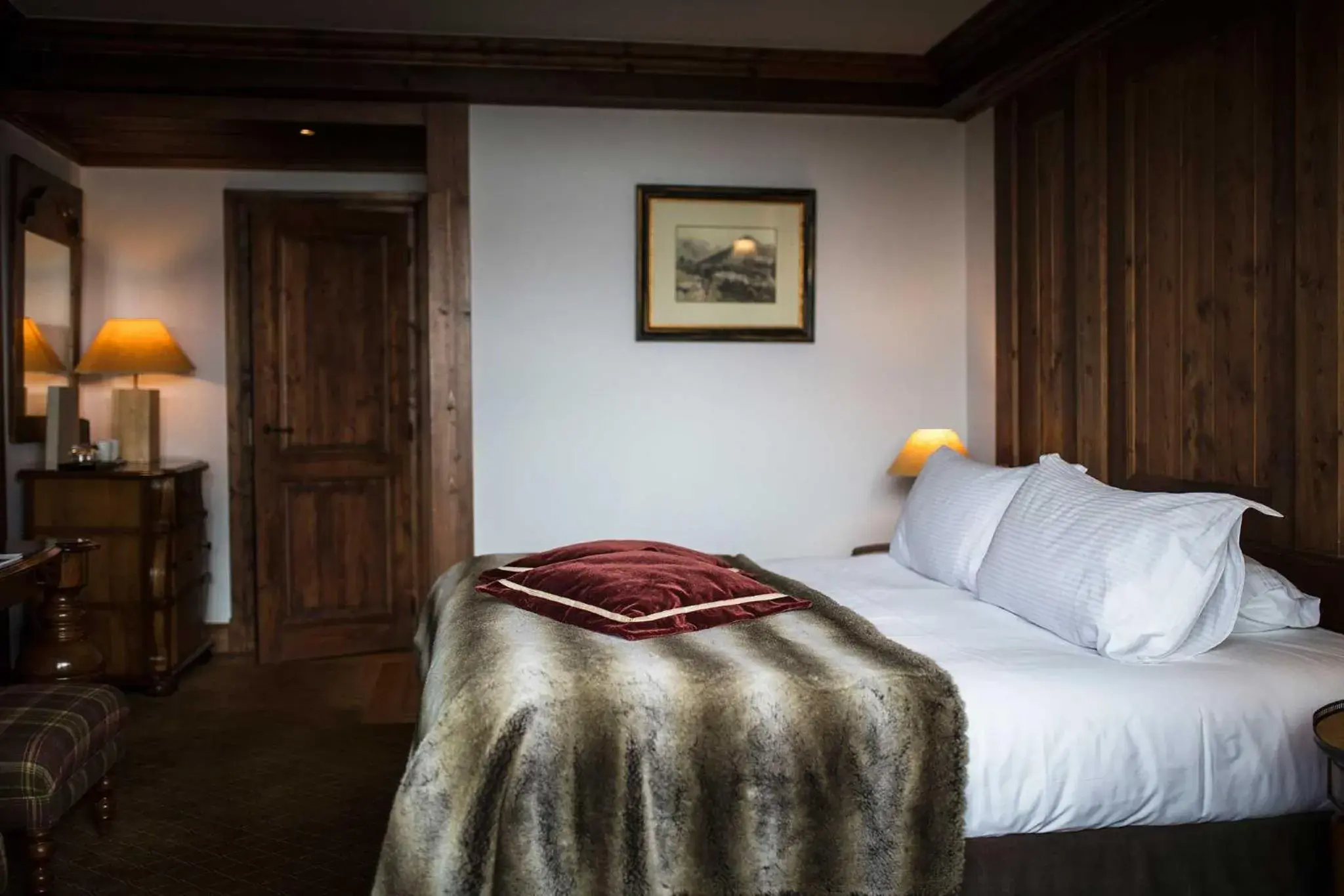 Deluxe Double Room in Hôtel Les Barmes De l'Ours Deluxe Double Room in Hôtel Les Barmes De l'Ours