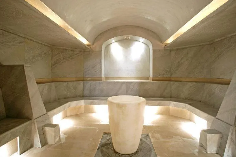 Spa and wellness centre/facilities in Hôtel Les Barmes De l'Ours