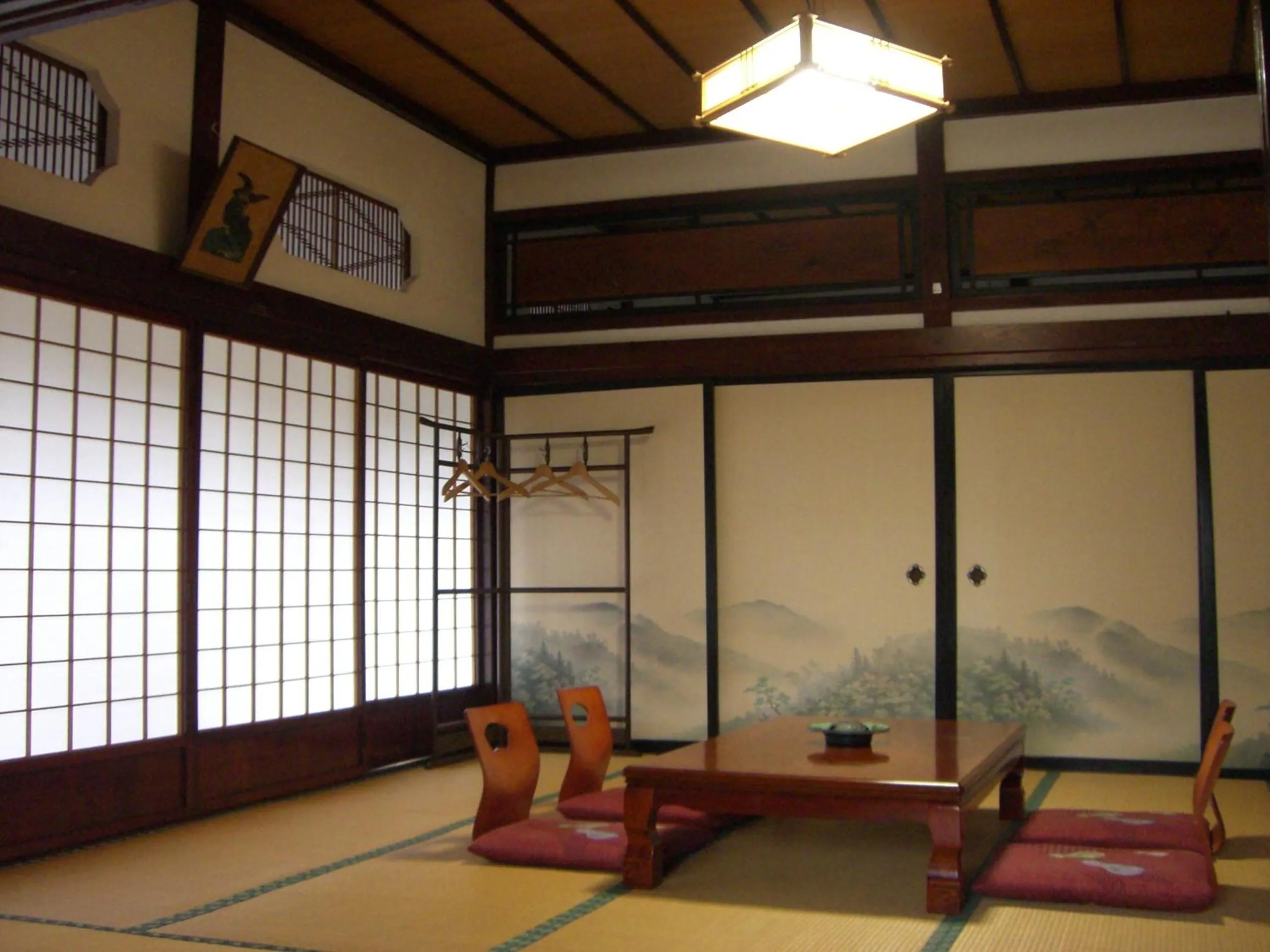 Photo of the whole room in Tamonkan