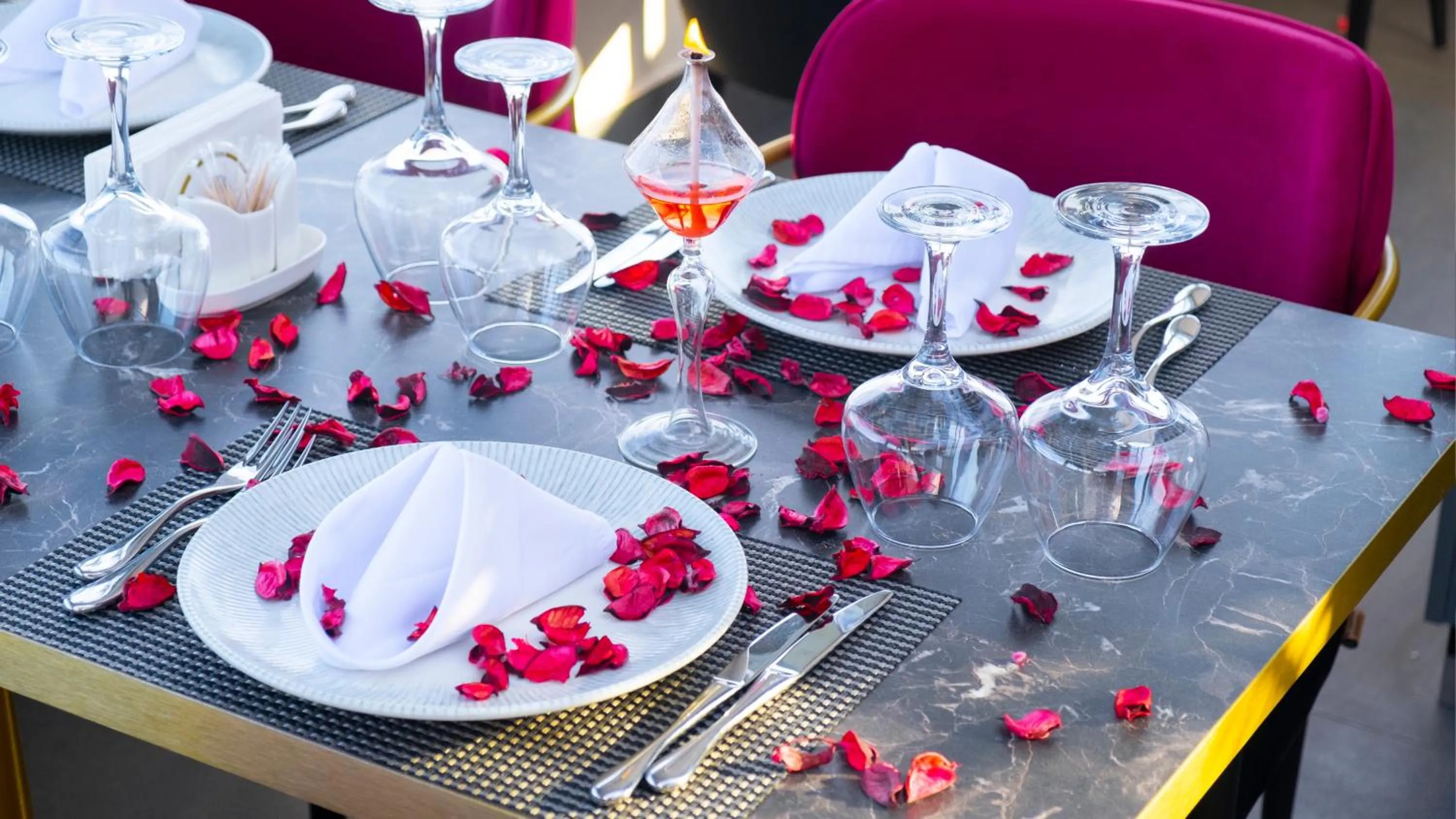 Restaurant/places to eat in Türkay Hotel