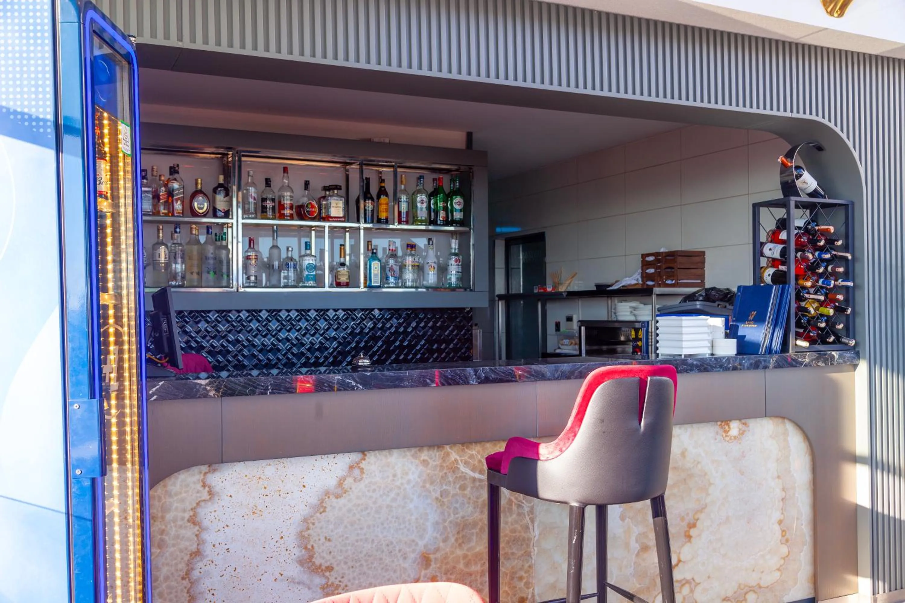 Restaurant/places to eat in Türkay Hotel