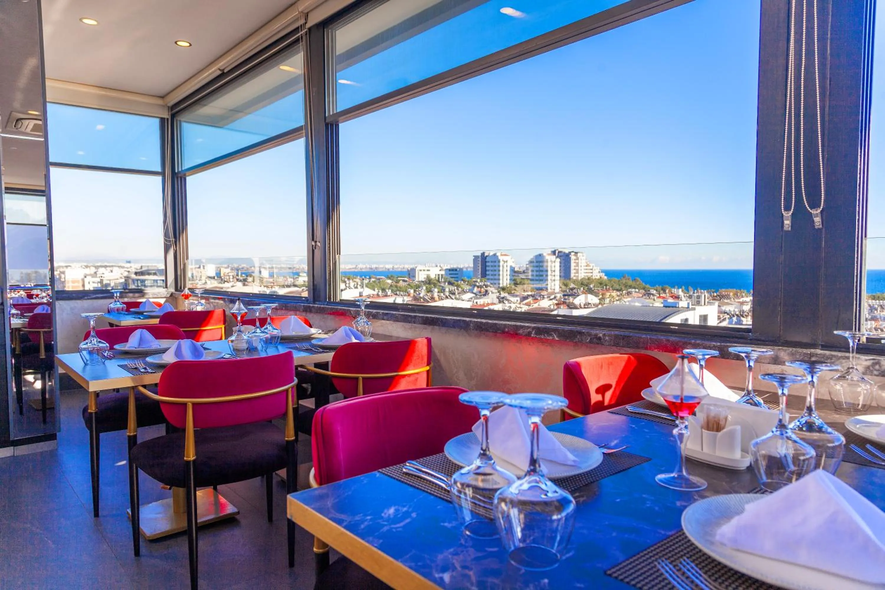 Restaurant/places to eat in Türkay Hotel