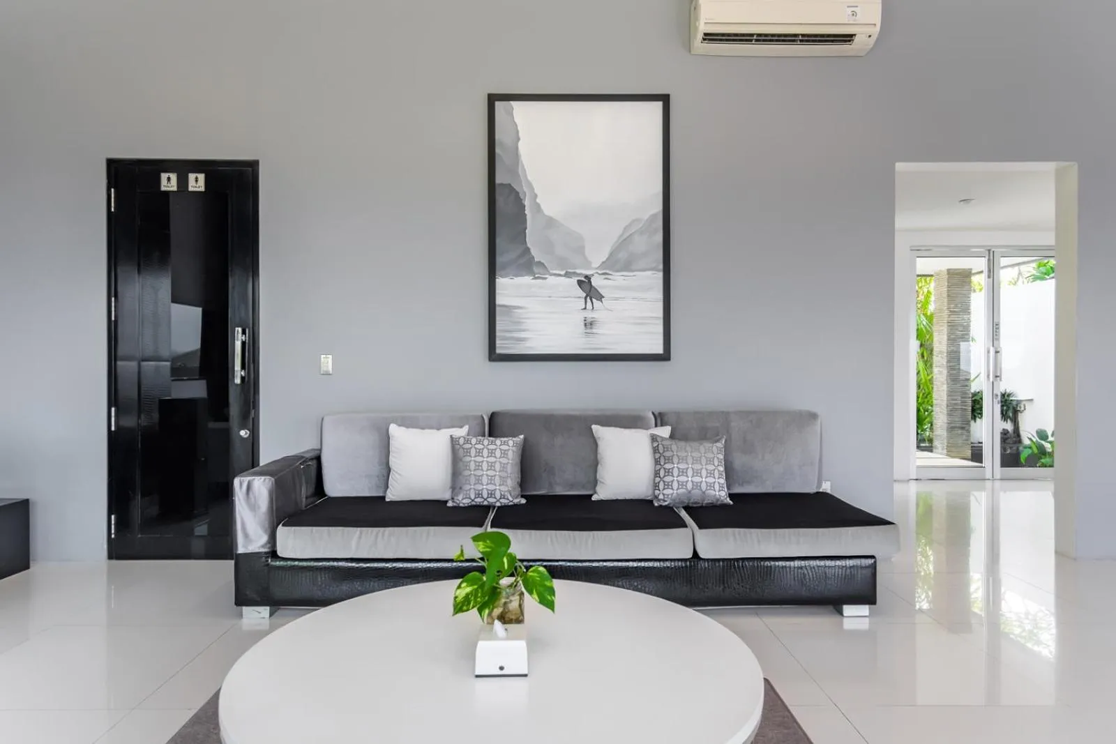 Living room in Suluban Cliff Bali Villa