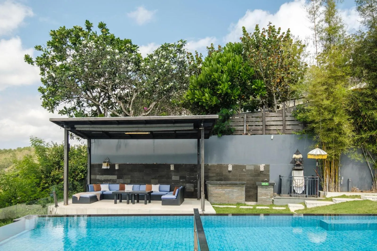 Swimming pool in Suluban Cliff Bali Villa