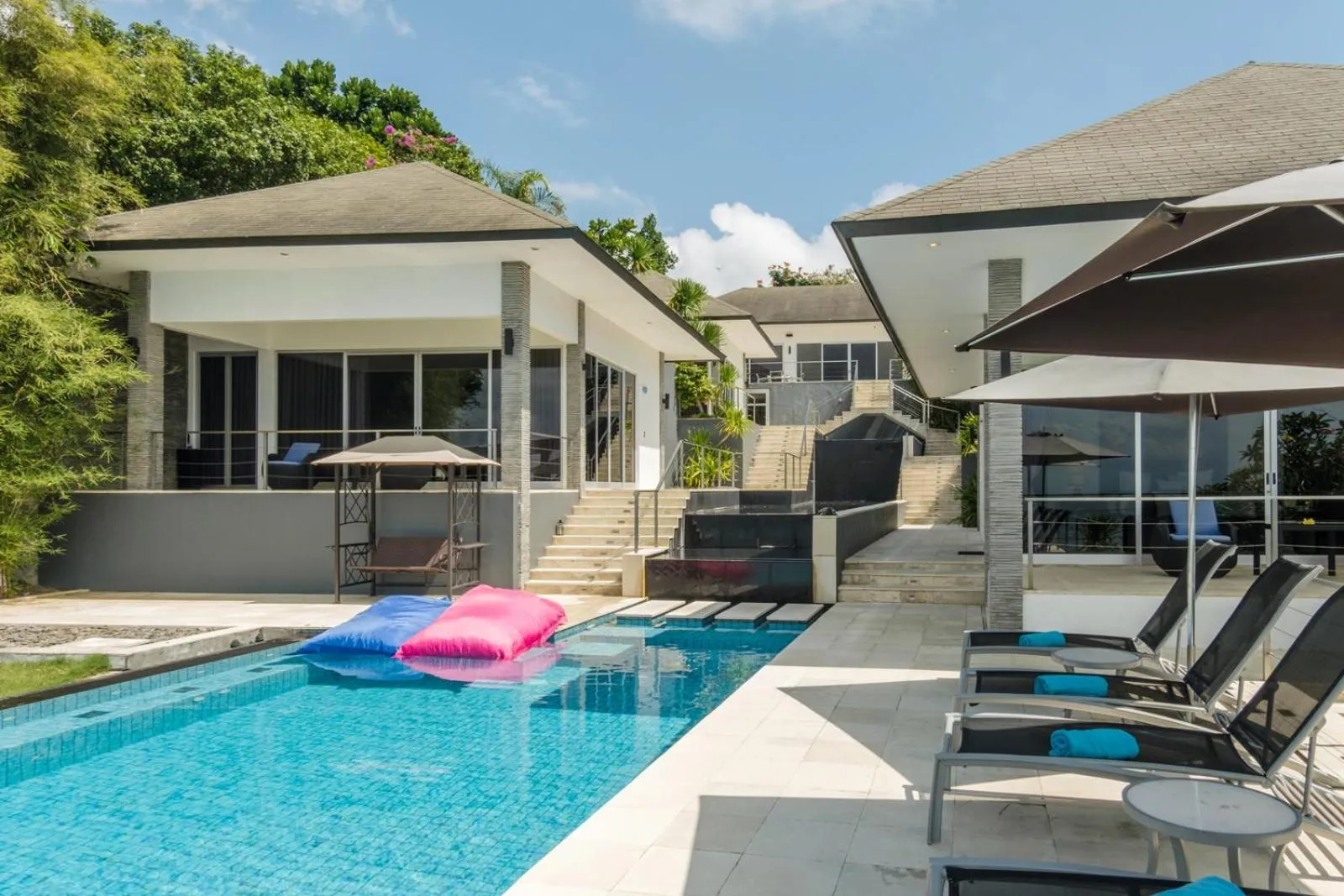 Swimming pool in Suluban Cliff Bali Villa