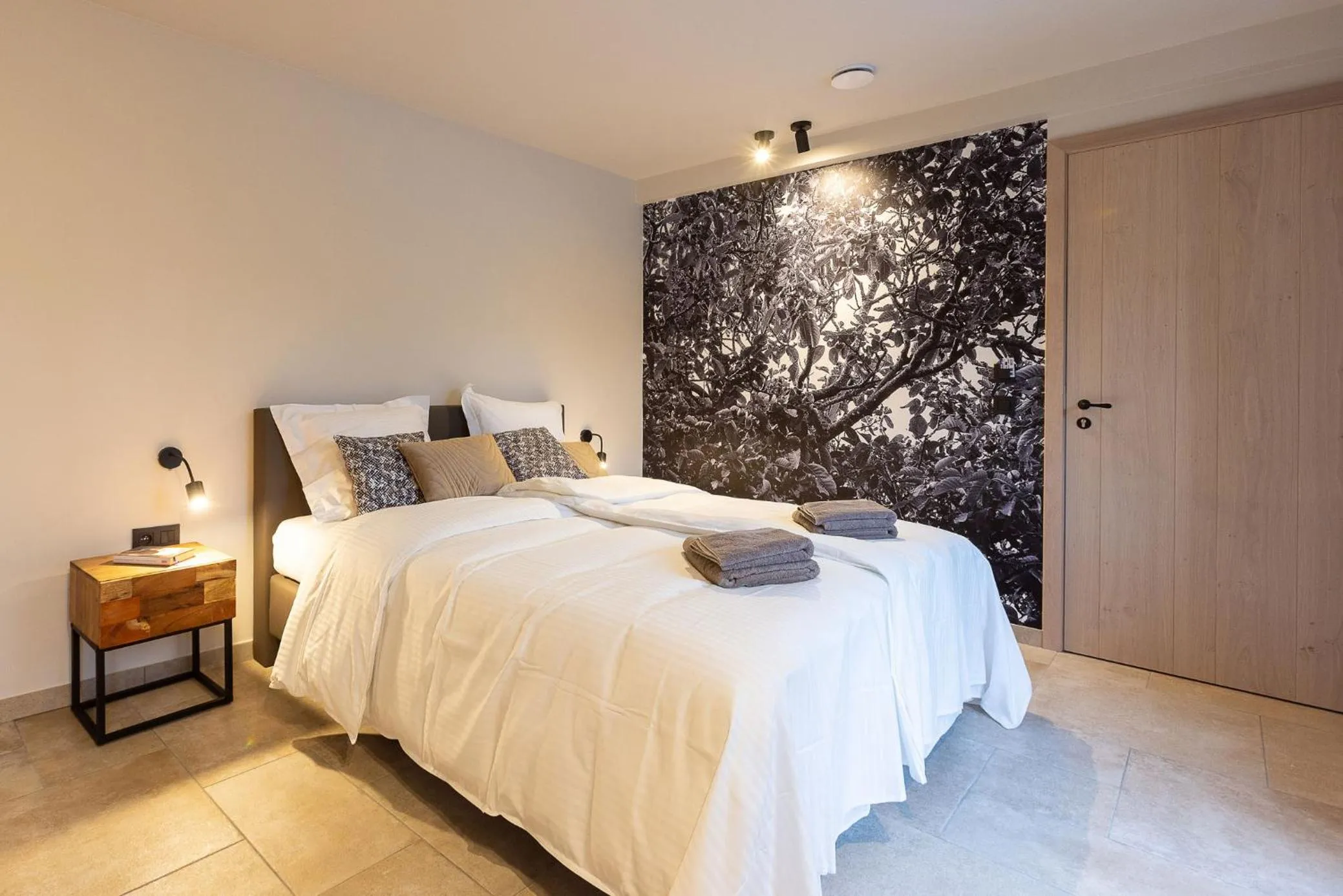 Photo of the whole room, Bed in 't Verschil