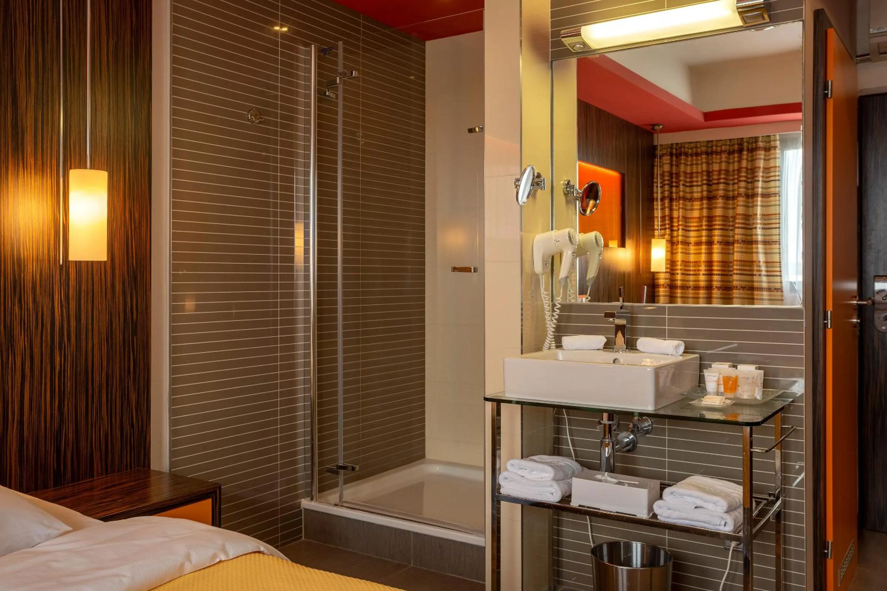 Other, Bed in Hotel Continental