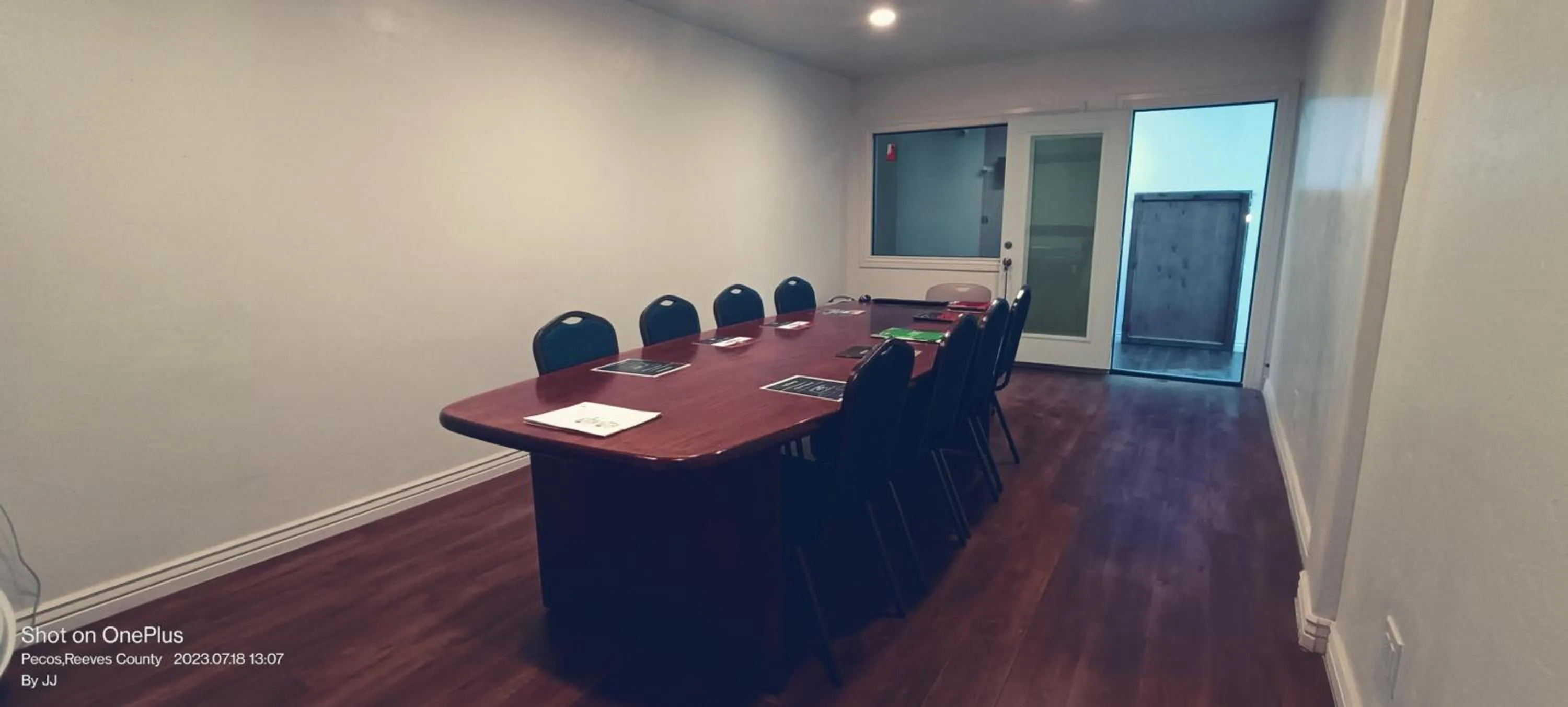 Business facilities in B&J HOTEL AND APARTMENTS