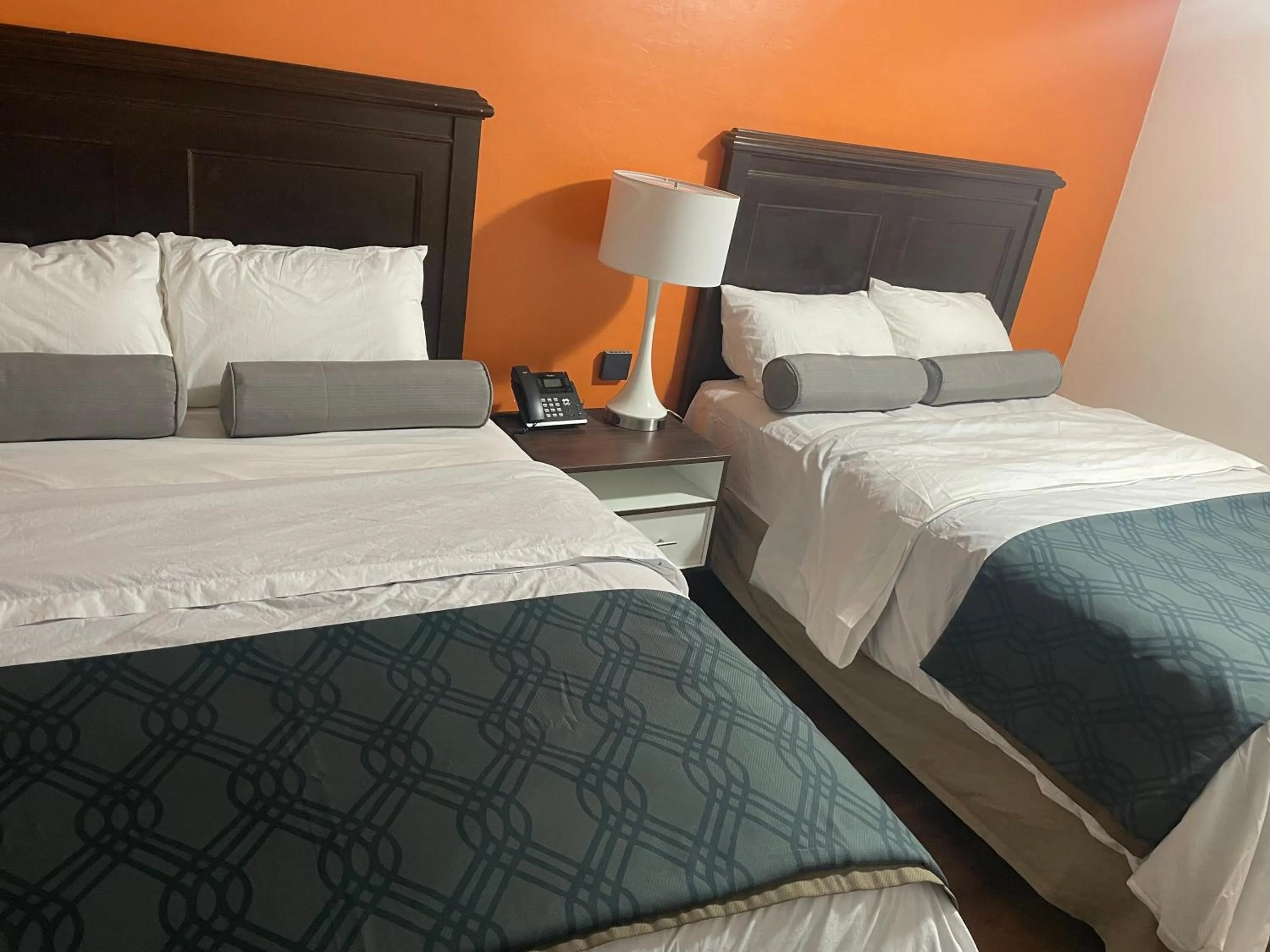 Bed in B&J HOTEL AND APARTMENTS