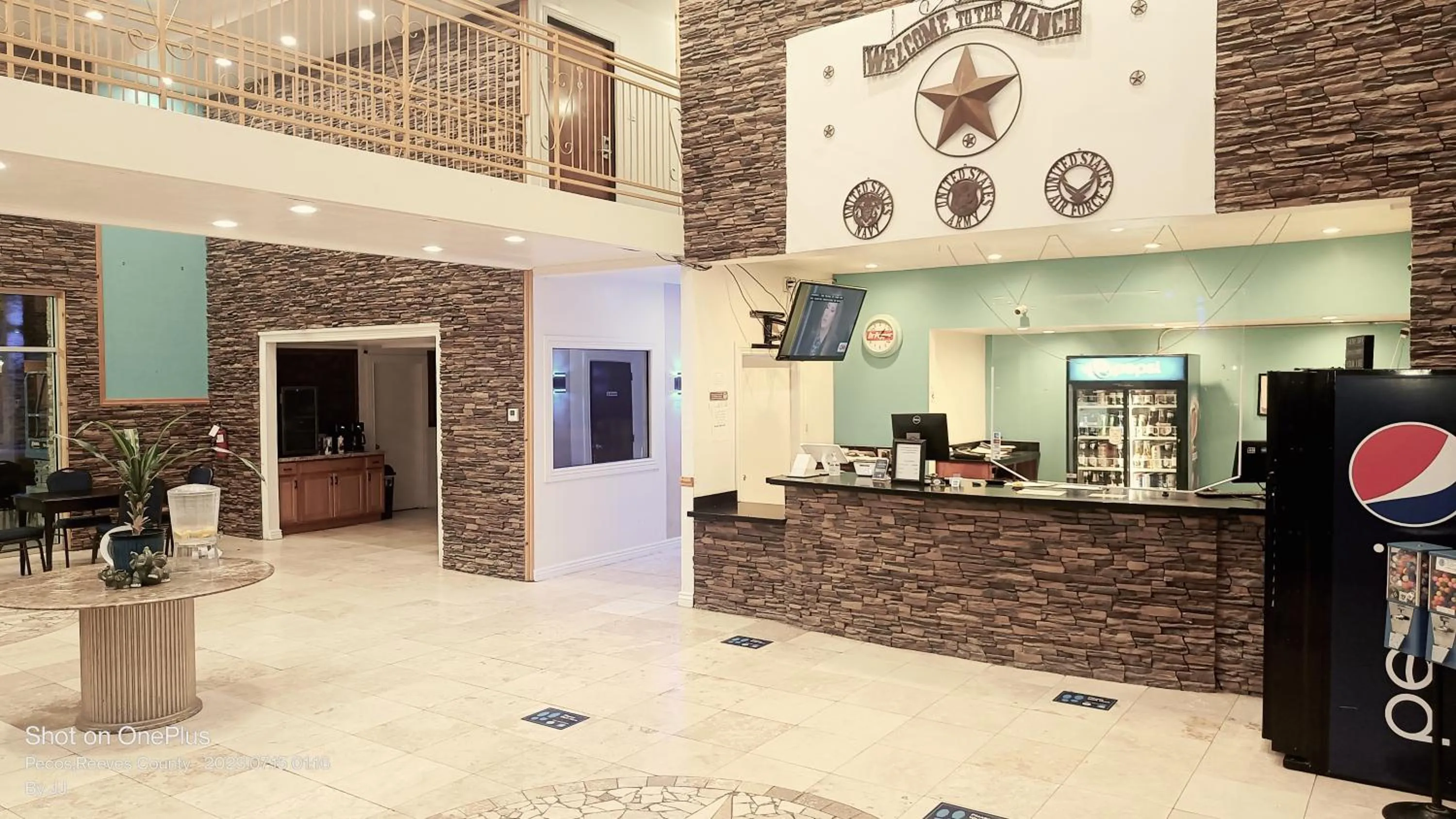Lobby or reception in B&J HOTEL AND APARTMENTS