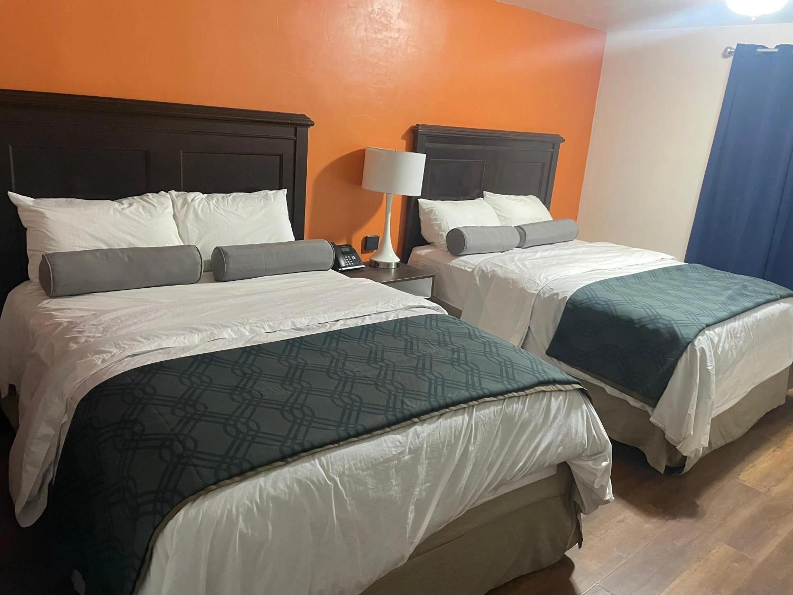 Bed in B&J HOTEL AND APARTMENTS