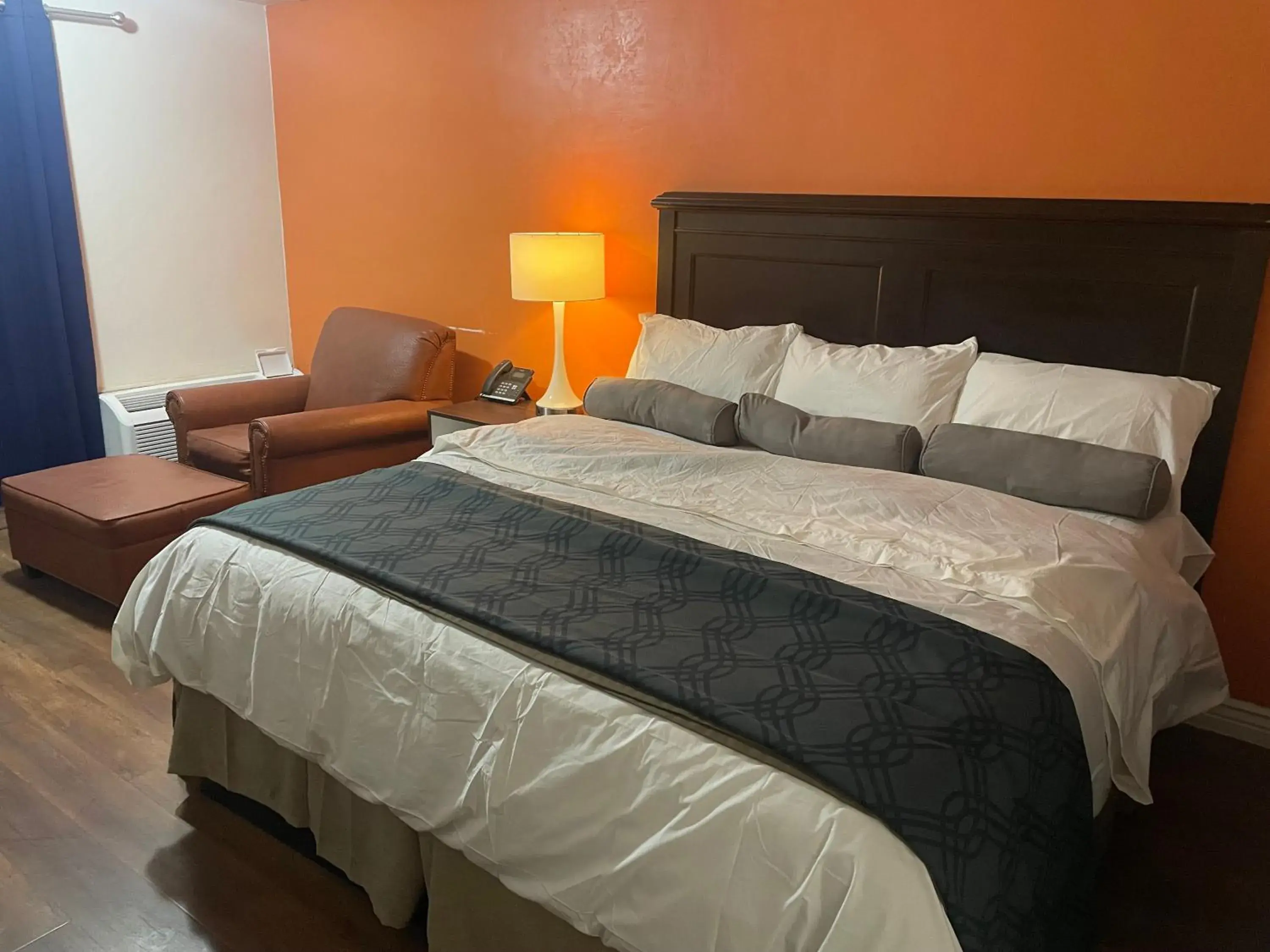 Standard Family Room in B&J HOTEL AND APARTMENTS Standard Family Room in B&J HOTEL AND APARTMENTS