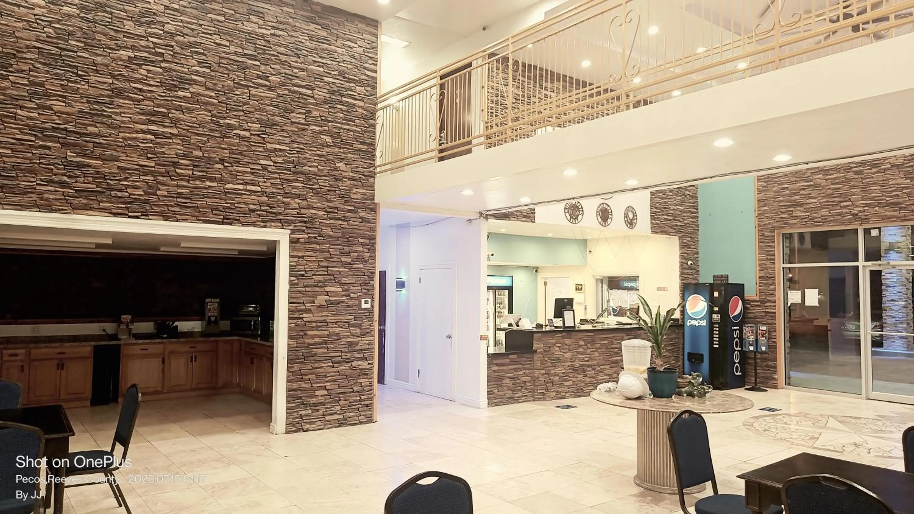 Lobby or reception in B&J HOTEL AND APARTMENTS