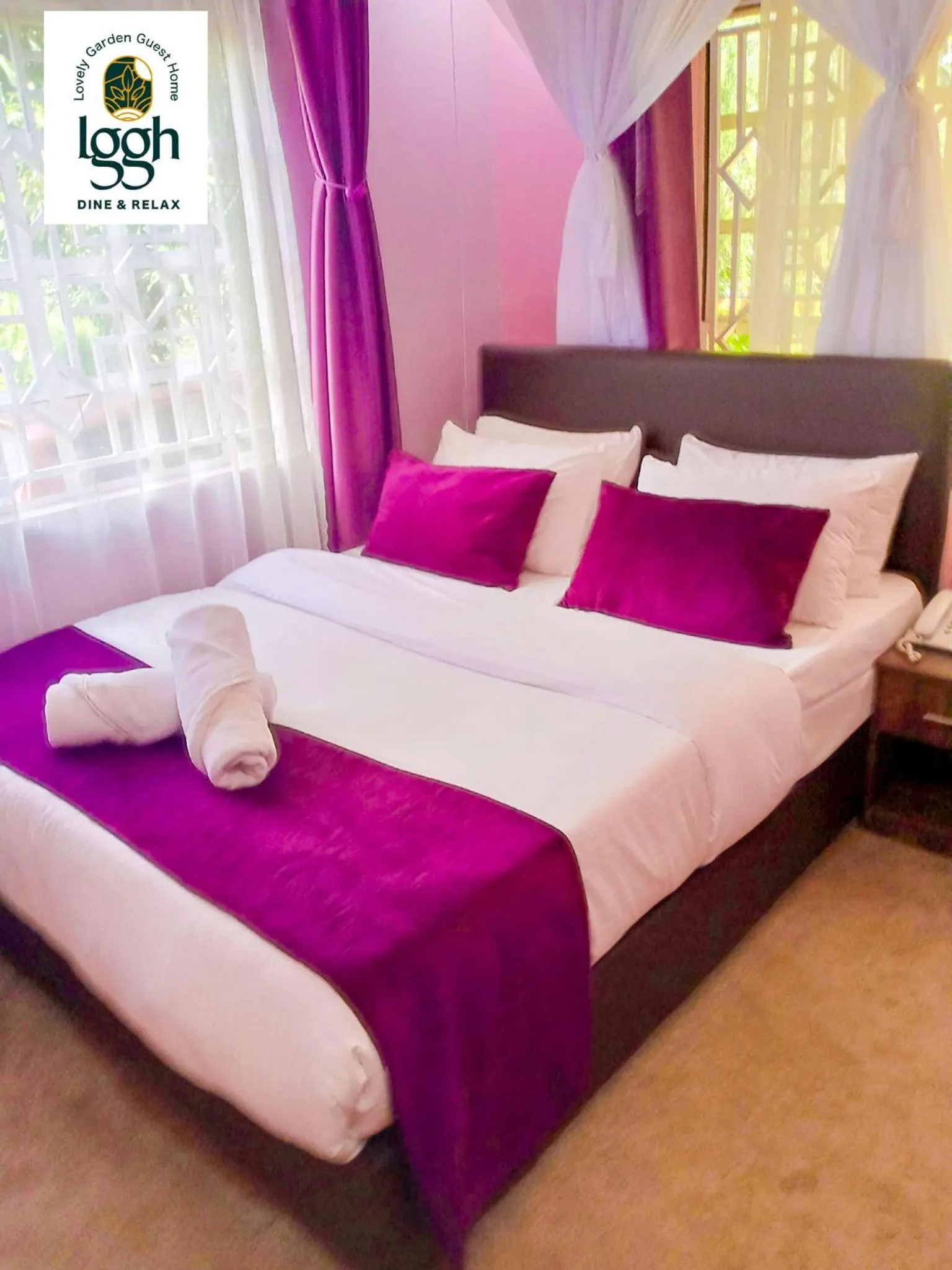 Bed in Lovely Garden Guest Home