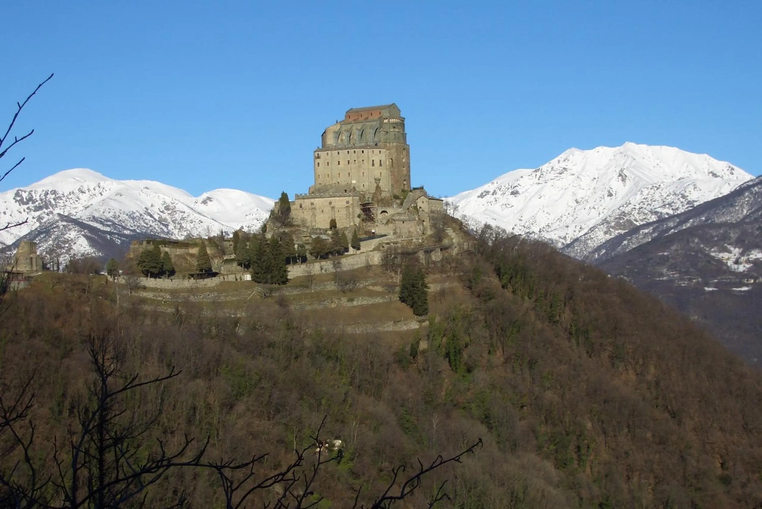 Nearby landmark in U Tej