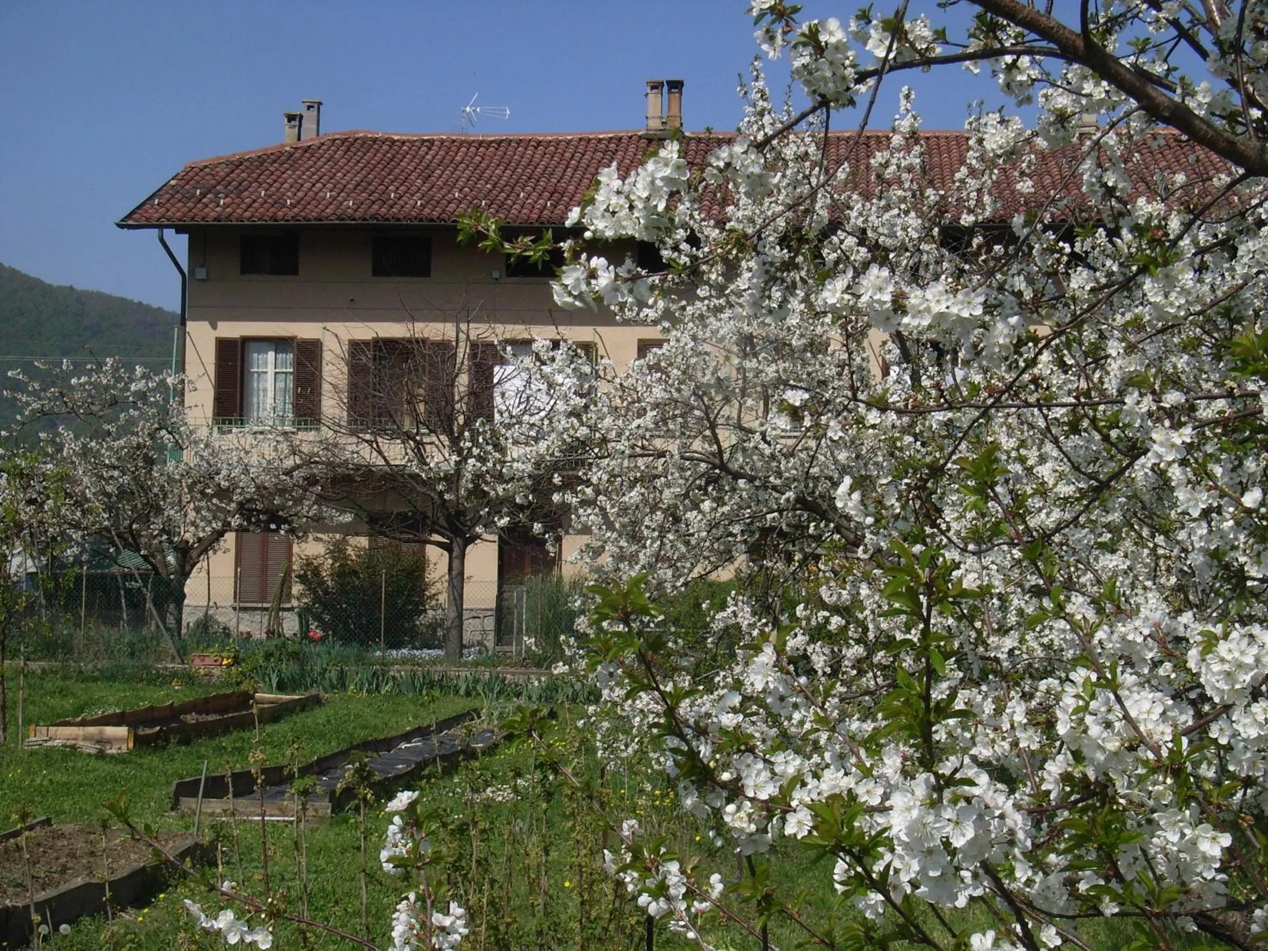 Facade/entrance in U Tej