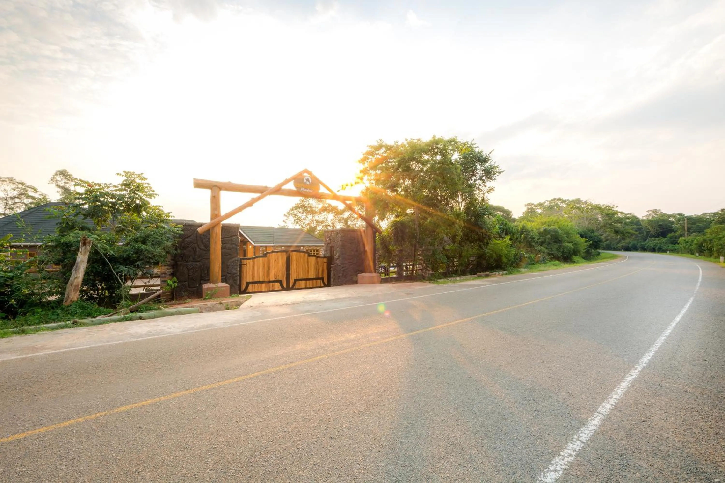 Sunrise in Chimpundu Lodge