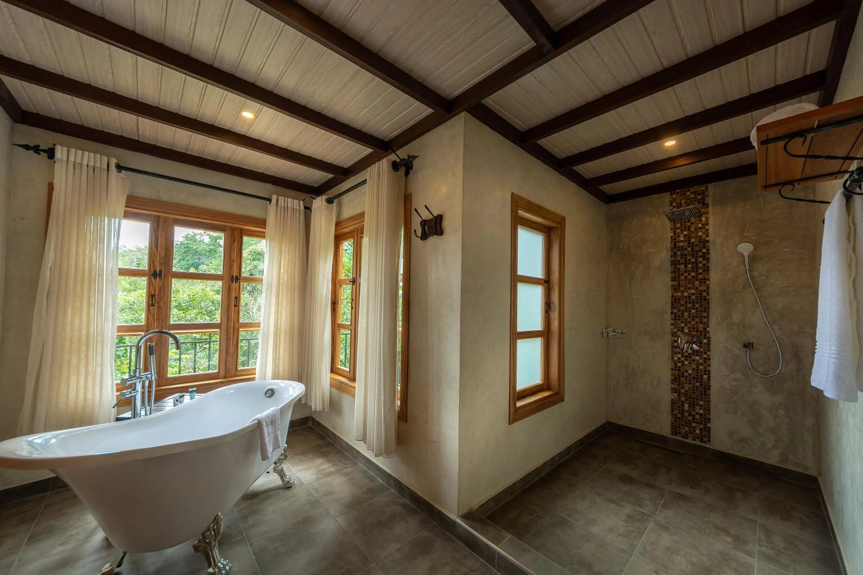 Bathroom in Chimpundu Lodge