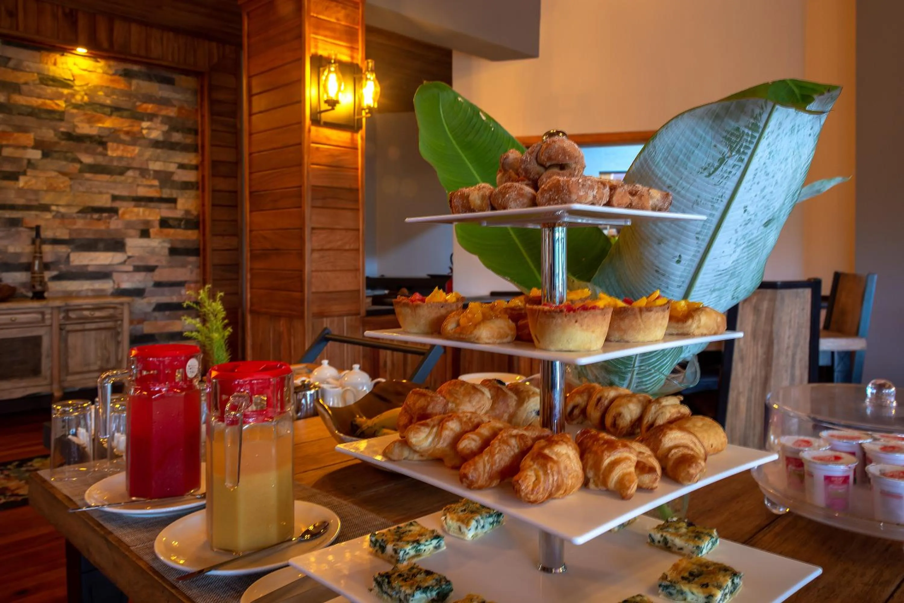 Food and drinks in Chimpundu Lodge