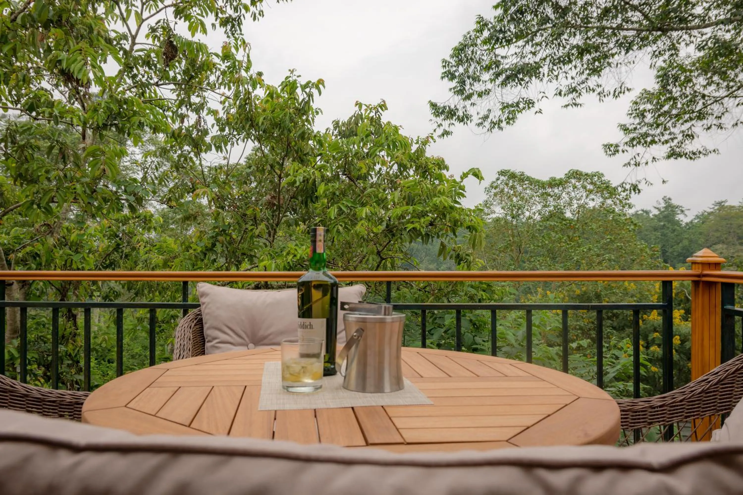 Balcony/Terrace in Chimpundu Lodge