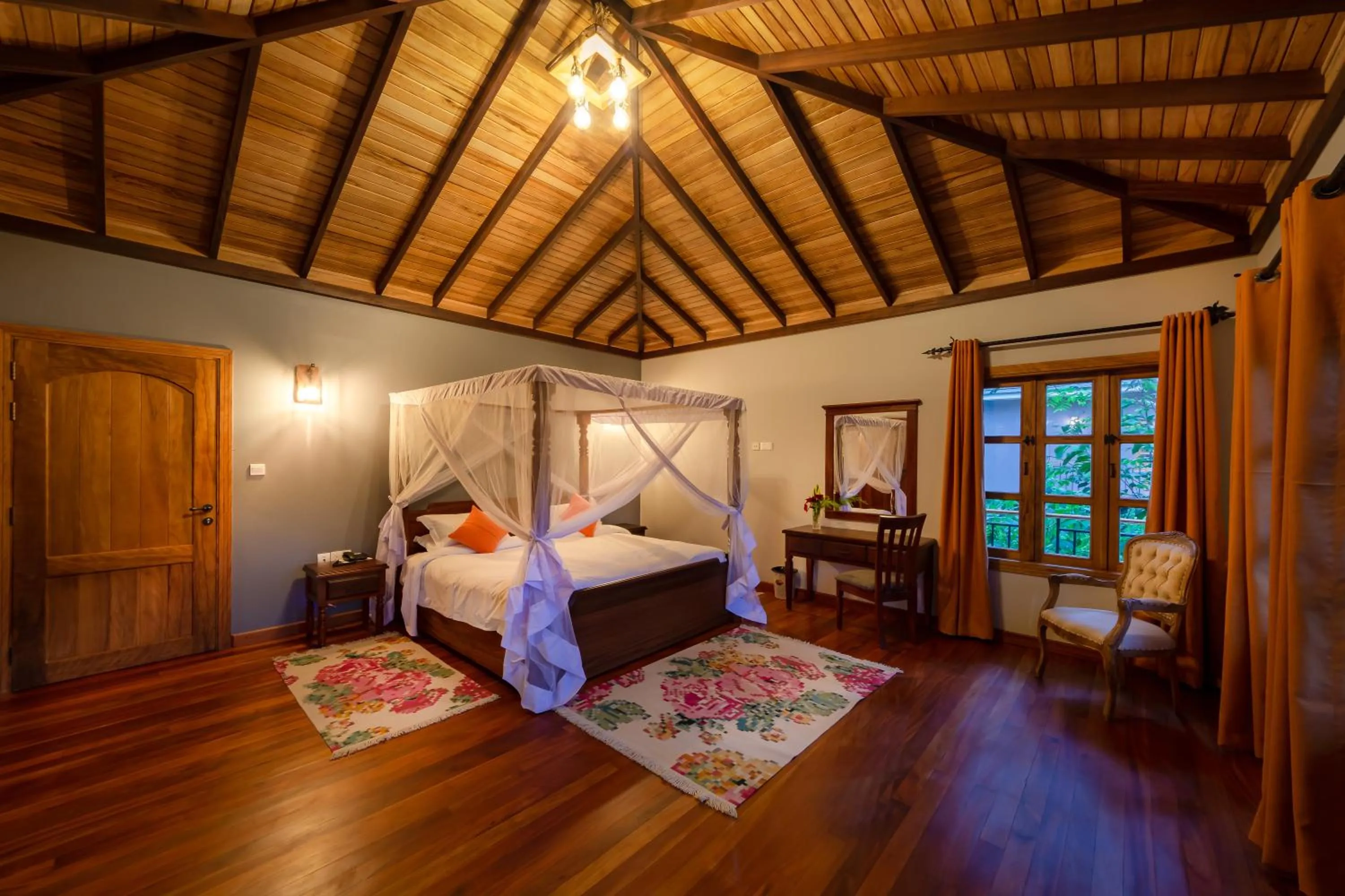 Bed in Chimpundu Lodge