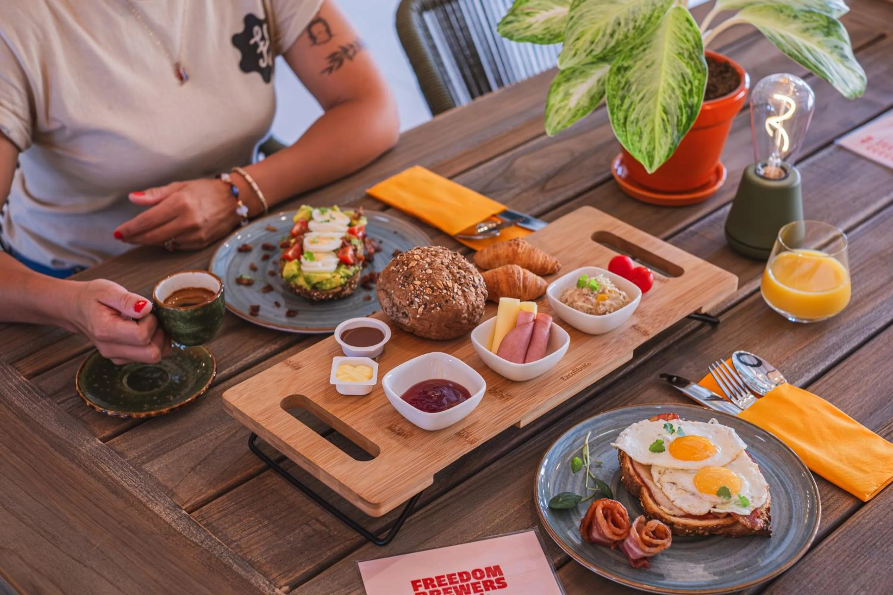 Breakfast in The Freedom Hotel