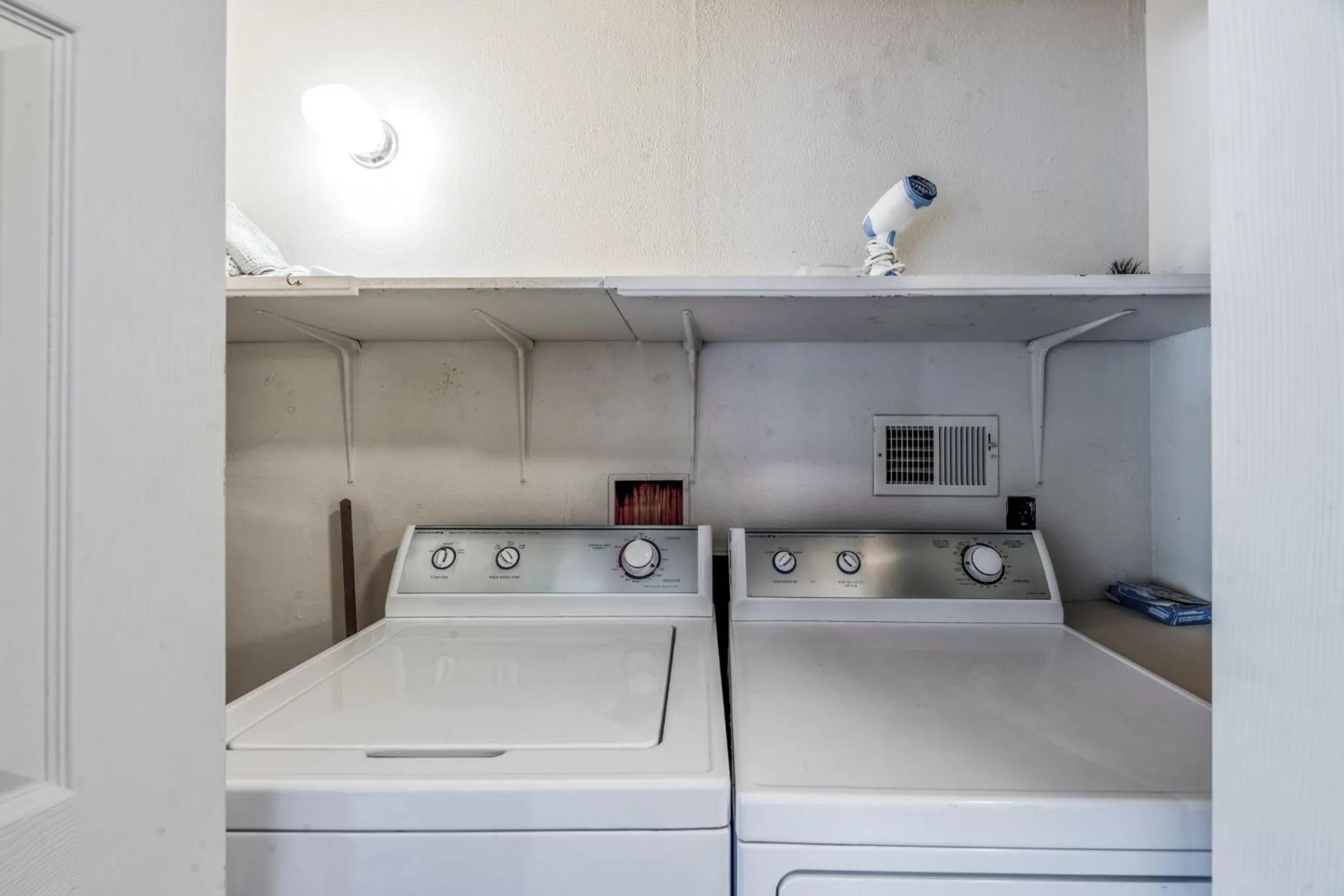 Bed in The Painted Horse Retreat