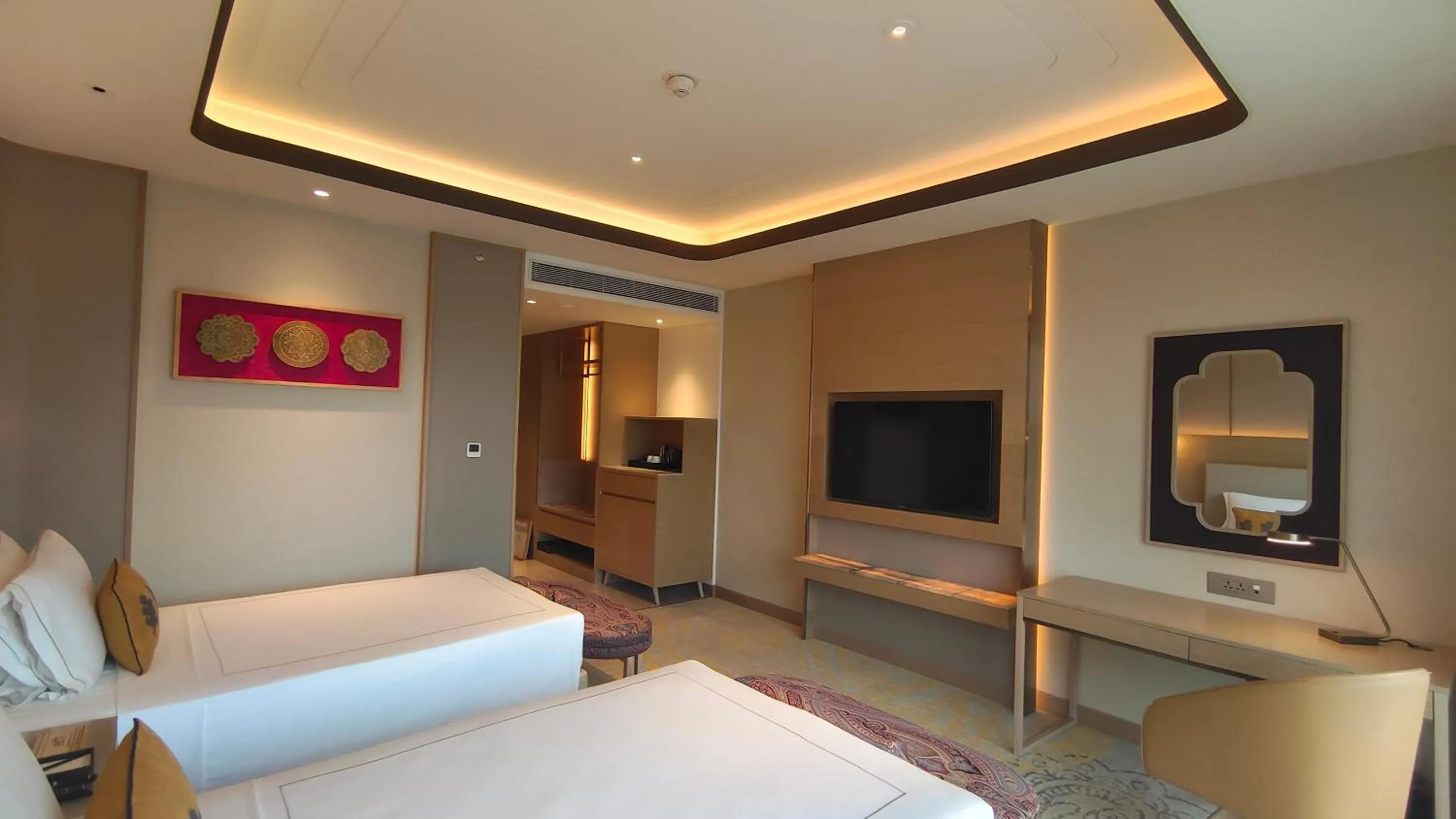 Bedroom, Bed in Taj Lakefront Bhopal