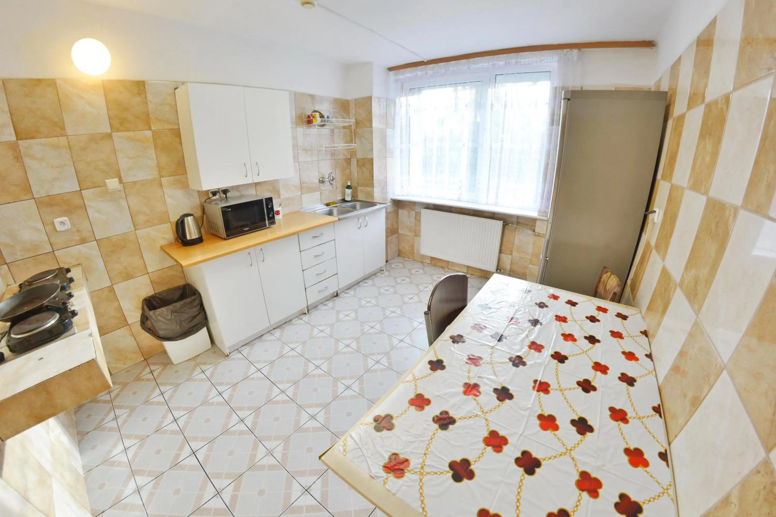 Kitchen or kitchenette, Bed in Twój Hostel Ruda Śląska